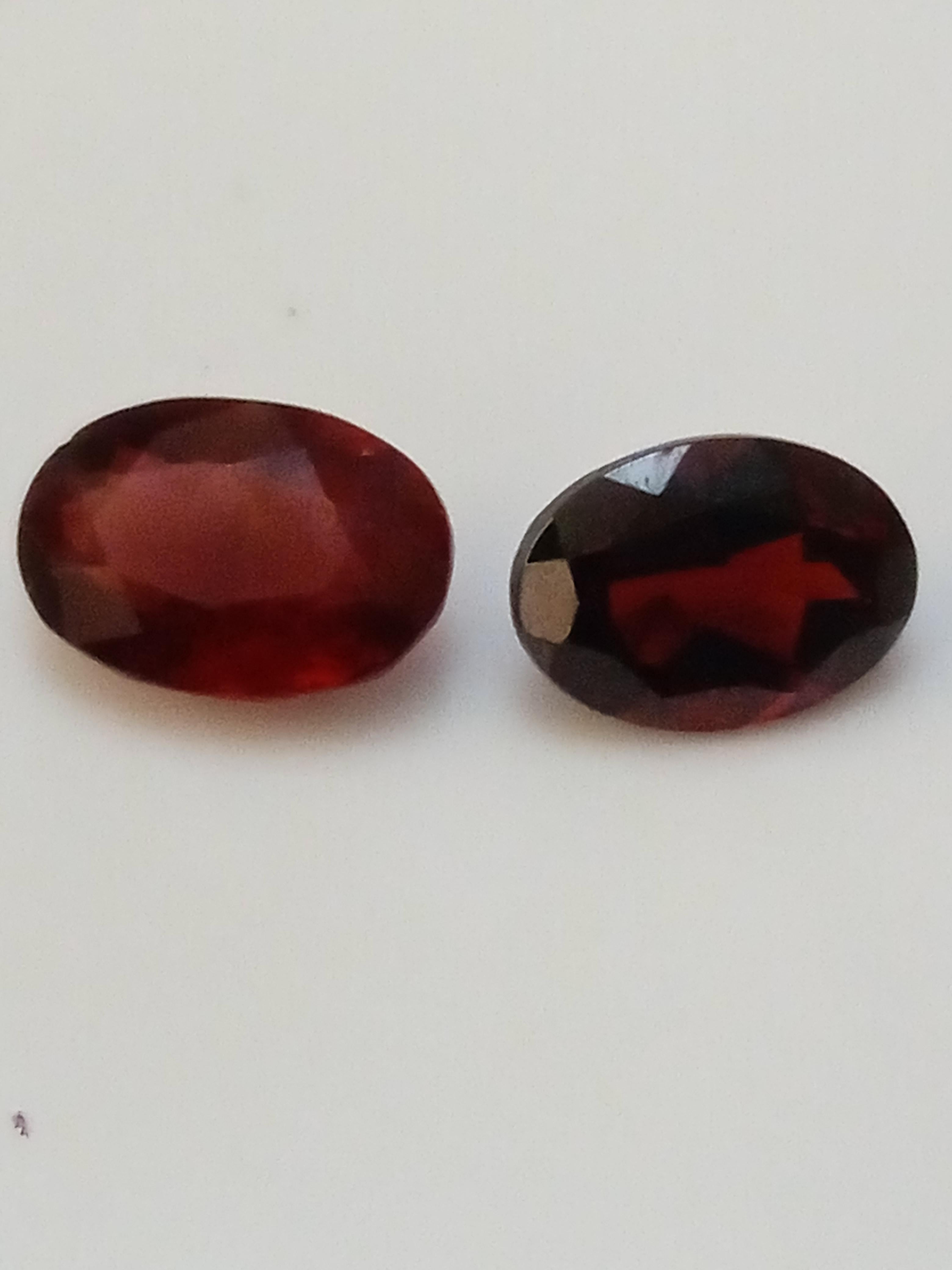 Natürliches rotes Granatpaar 3,55 Karat 