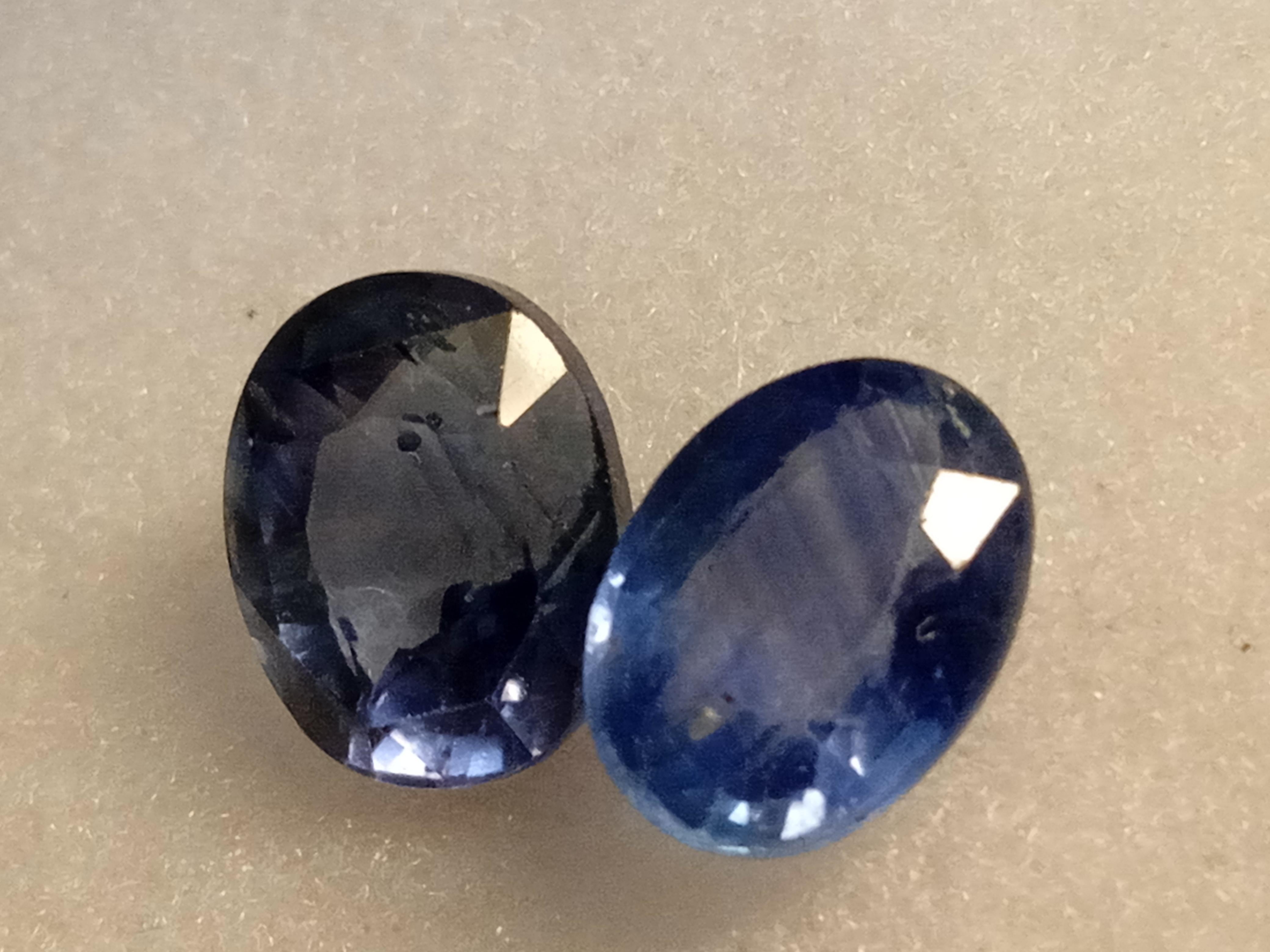 Améliorez votre collection de bijoux avec cette pièce exquise de saphir bleu naturel. La pierre précieuse a été taillée à la perfection dans une forme ovale et se targue d'une excellente qualité de taille et d'une clarté irréprochable. Il provient