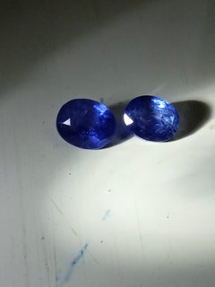 Paire de saphirs naturels du Sri Lanka bleu fleur de corne de 3 carats 