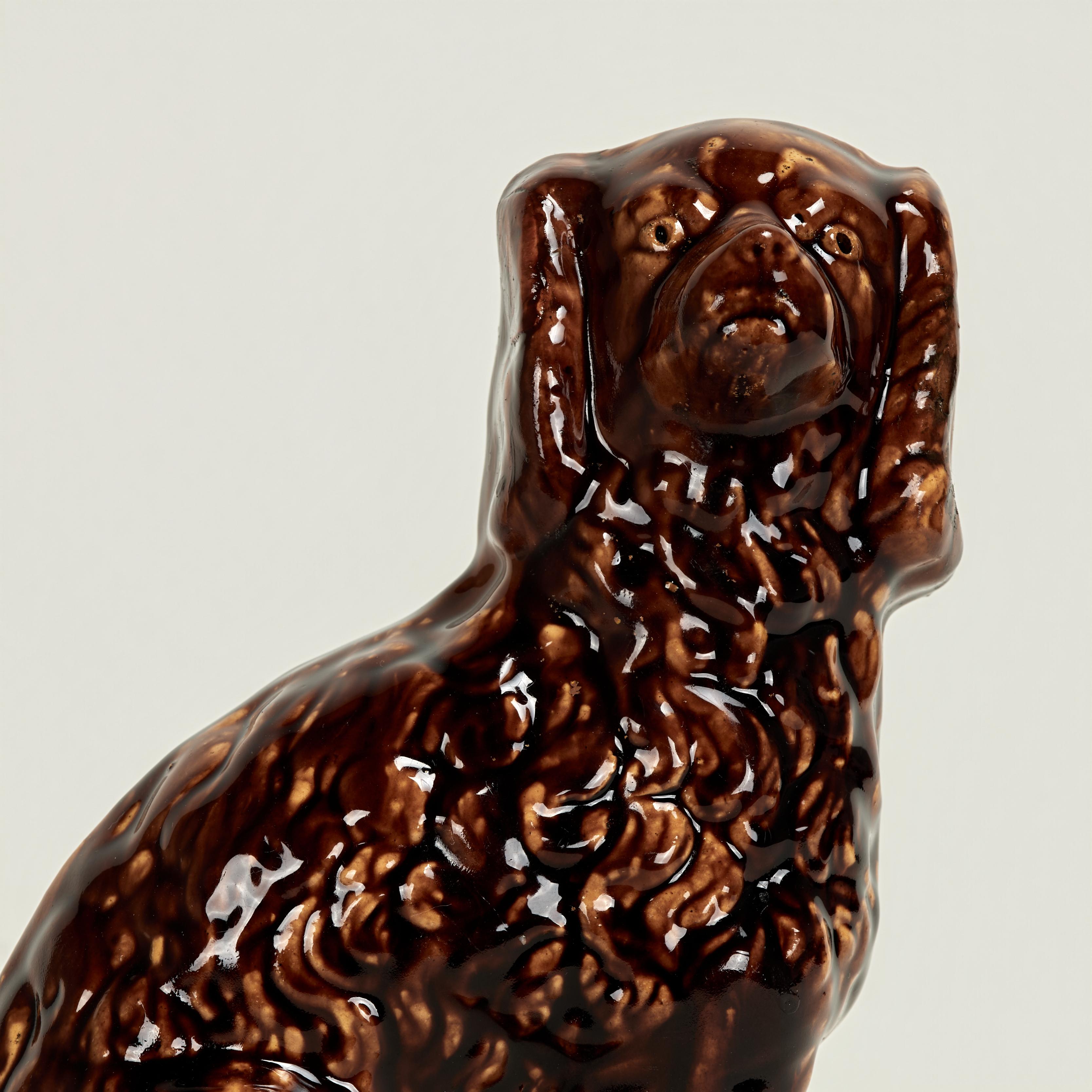 Paire de chiens anciens en poterie de Rockingham en vente 9