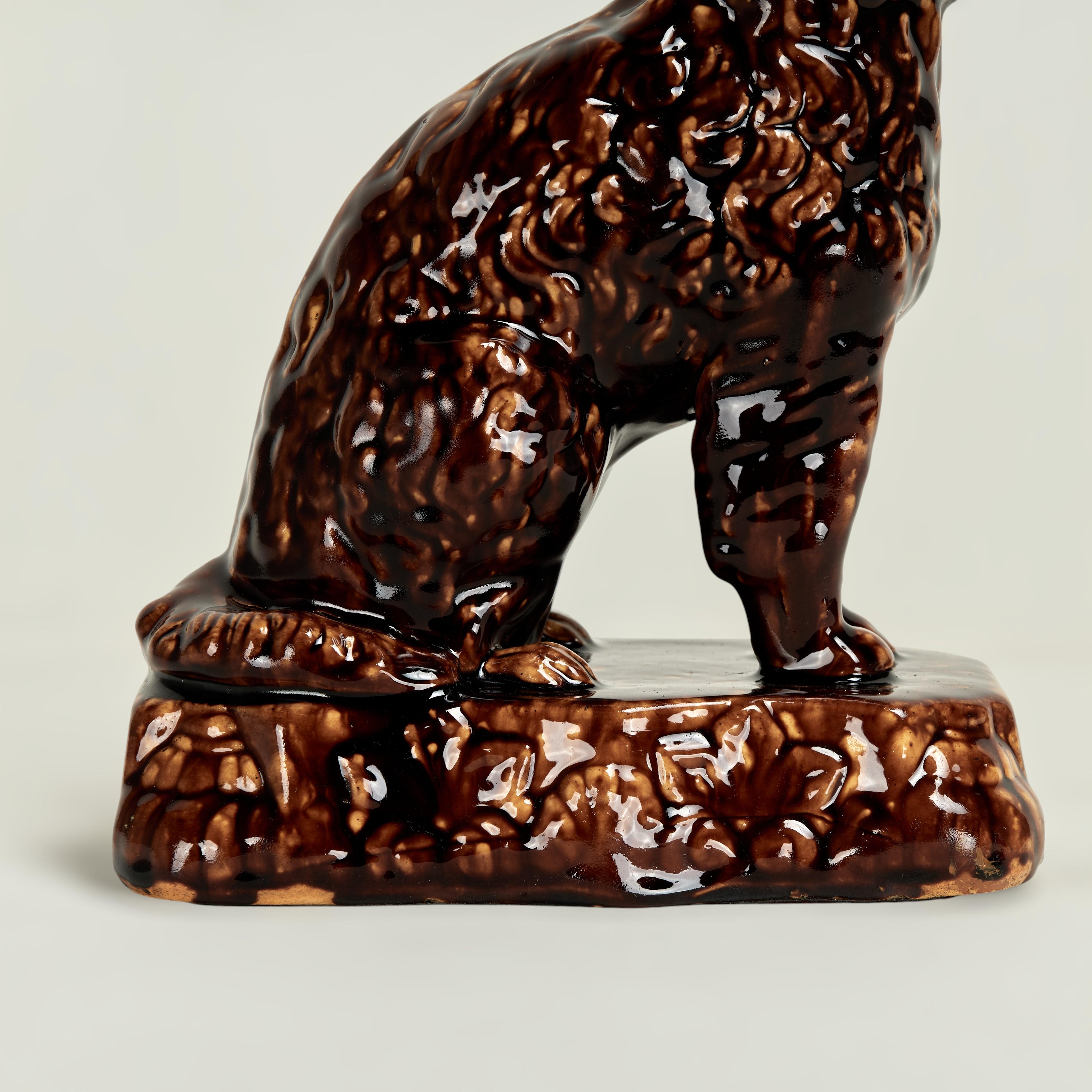 Paire de chiens anciens en poterie de Rockingham en vente 10