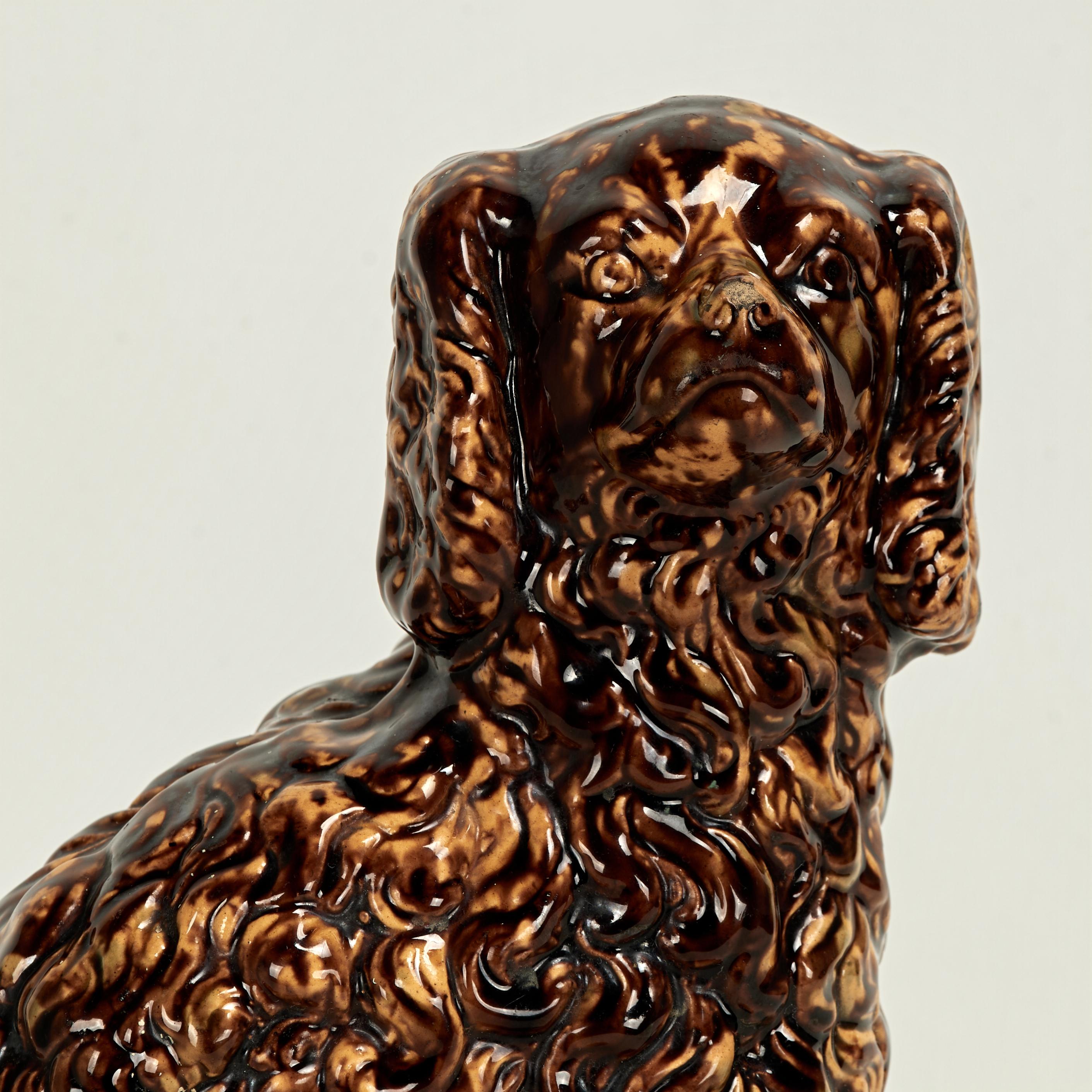 Paire de chiens anciens en poterie de Rockingham en vente 3