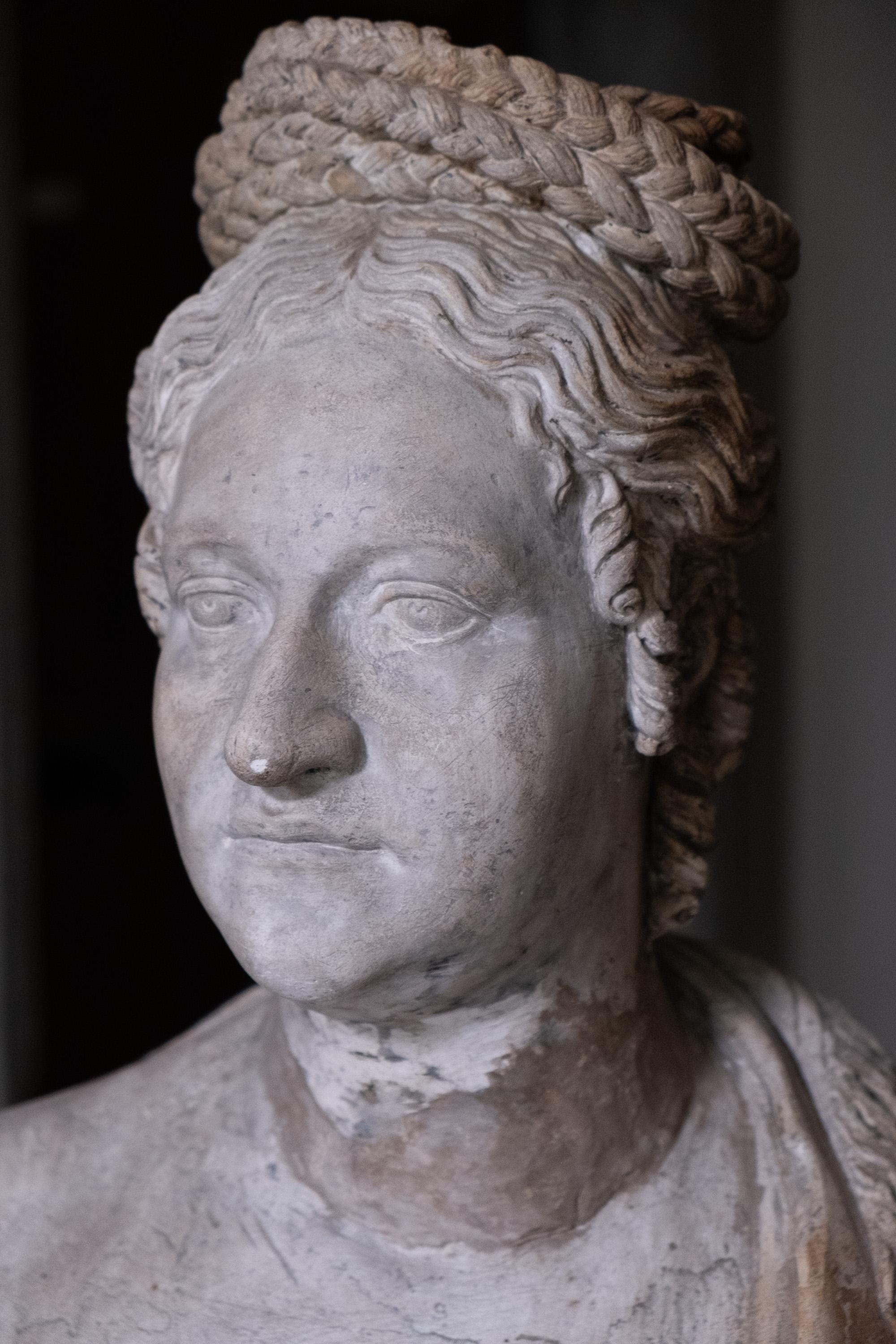 Neoclassic Neapolitan busts of Aristocratic couple. Plaster. Circa 1820 in vendita 8