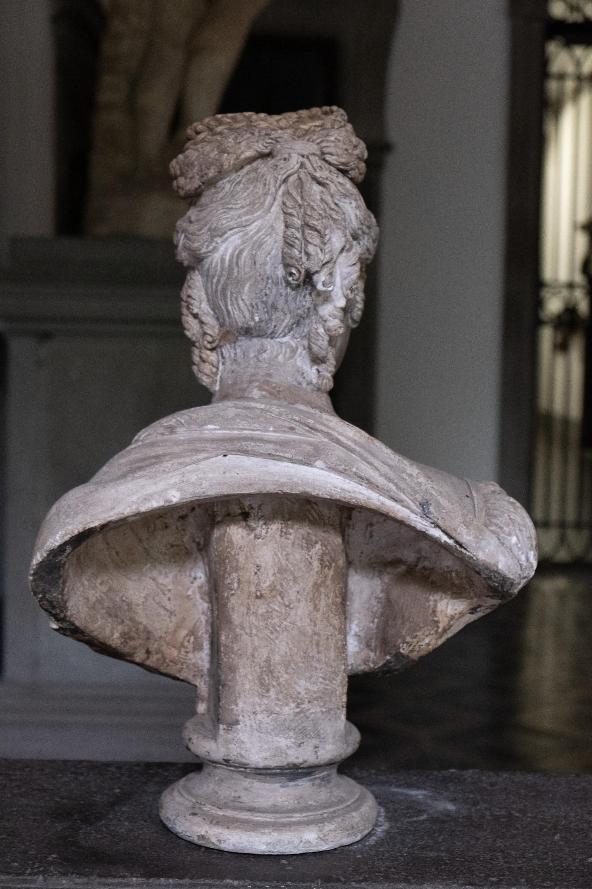 Neoclassic Neapolitan busts of Aristocratic couple. Plaster. Circa 1820 - Figurative Sculpture Black di Unknown