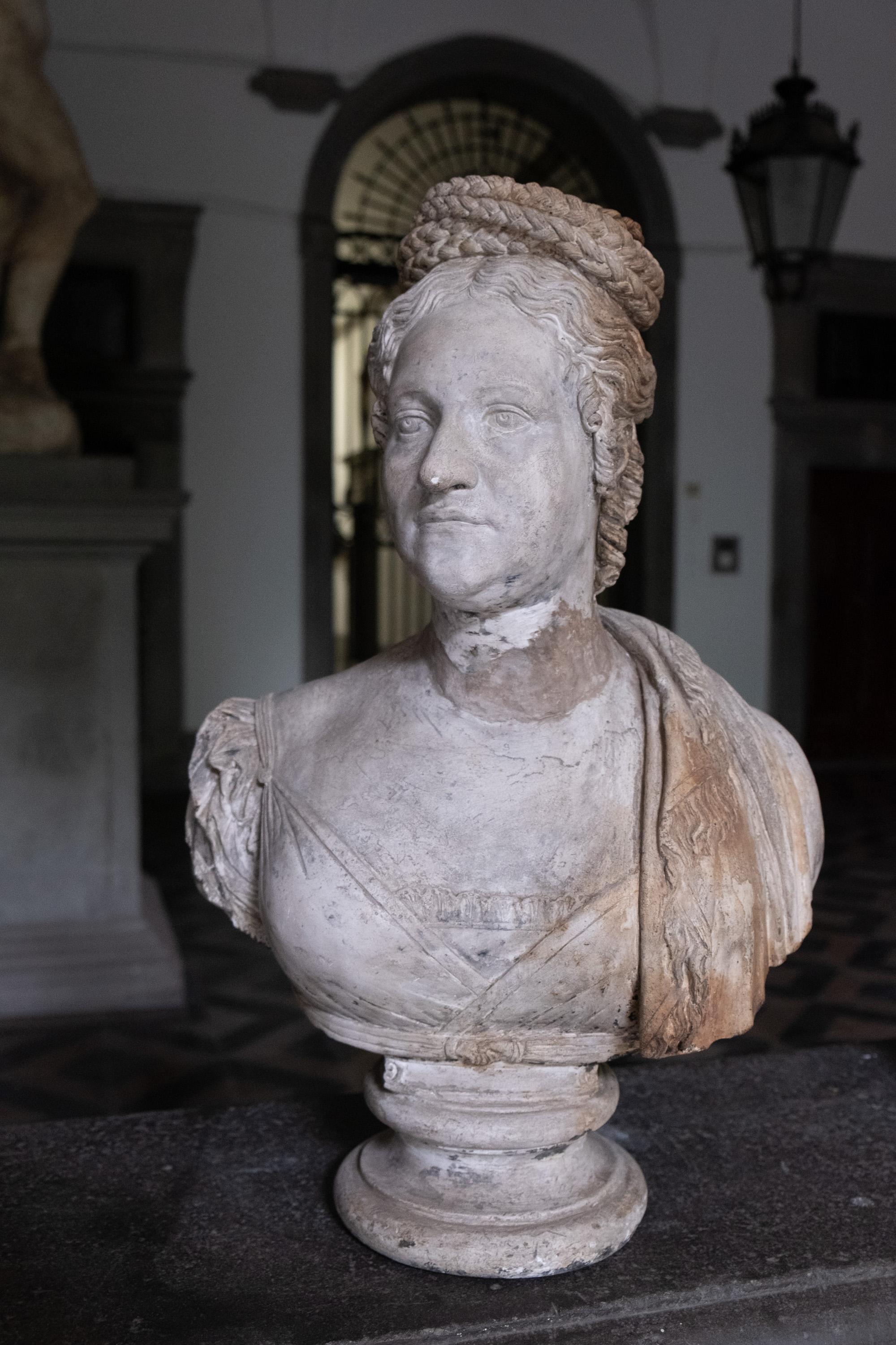 Neoclassic Neapolitan busts of Aristocratic couple. Plaster. Circa 1820 in vendita 2