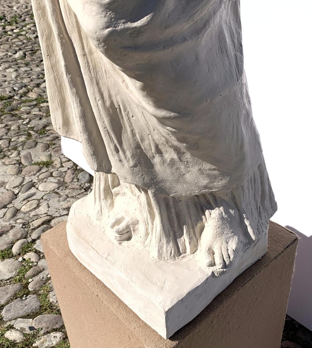 Neoclassical sculpture in Rome- Pair of 19th century Italian scagliola - Figures For Sale 2