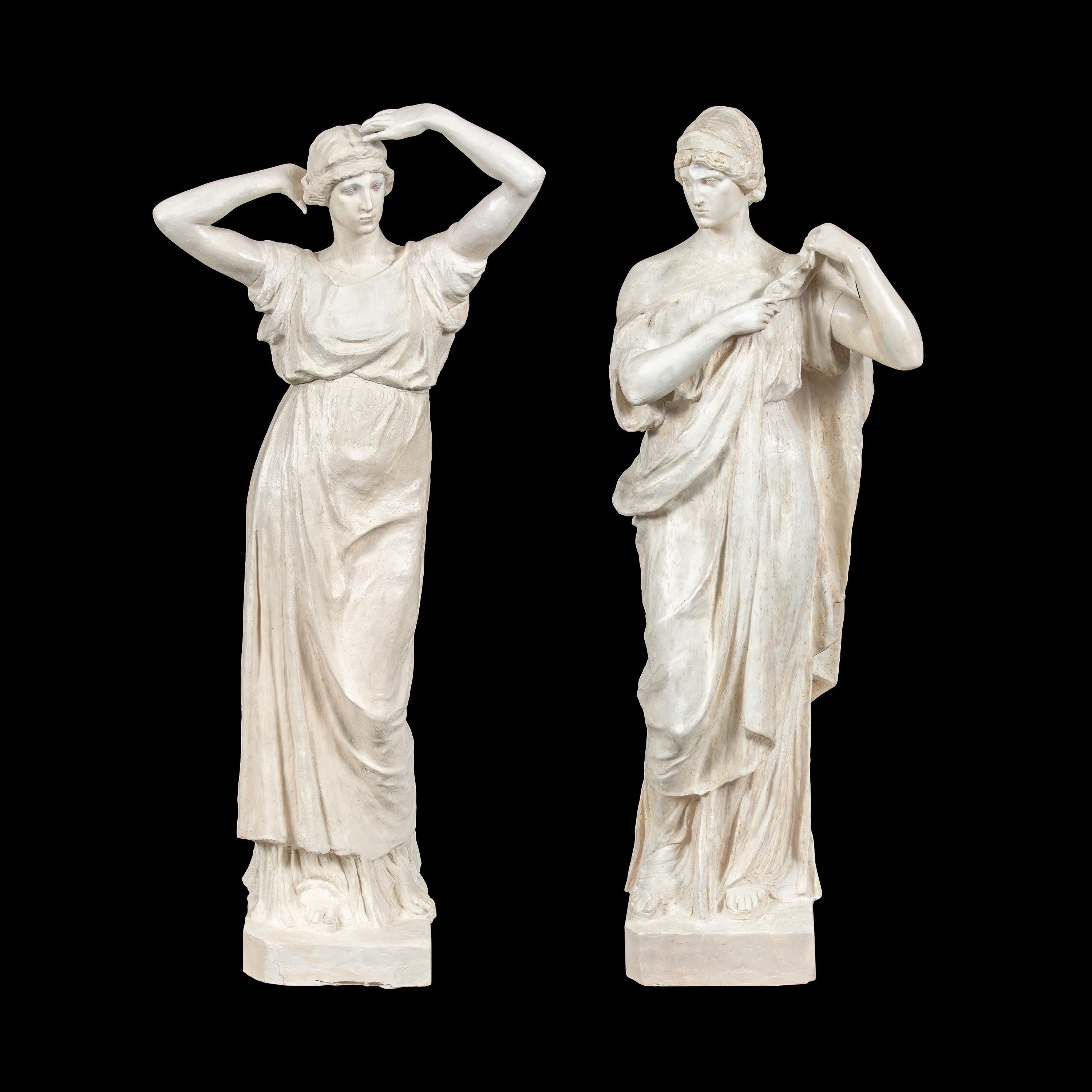 Nude Sculpture Unknown - Sculpture néoclassique de Rome - Paire de scagliola italiennes du 19ème siècle - Figures