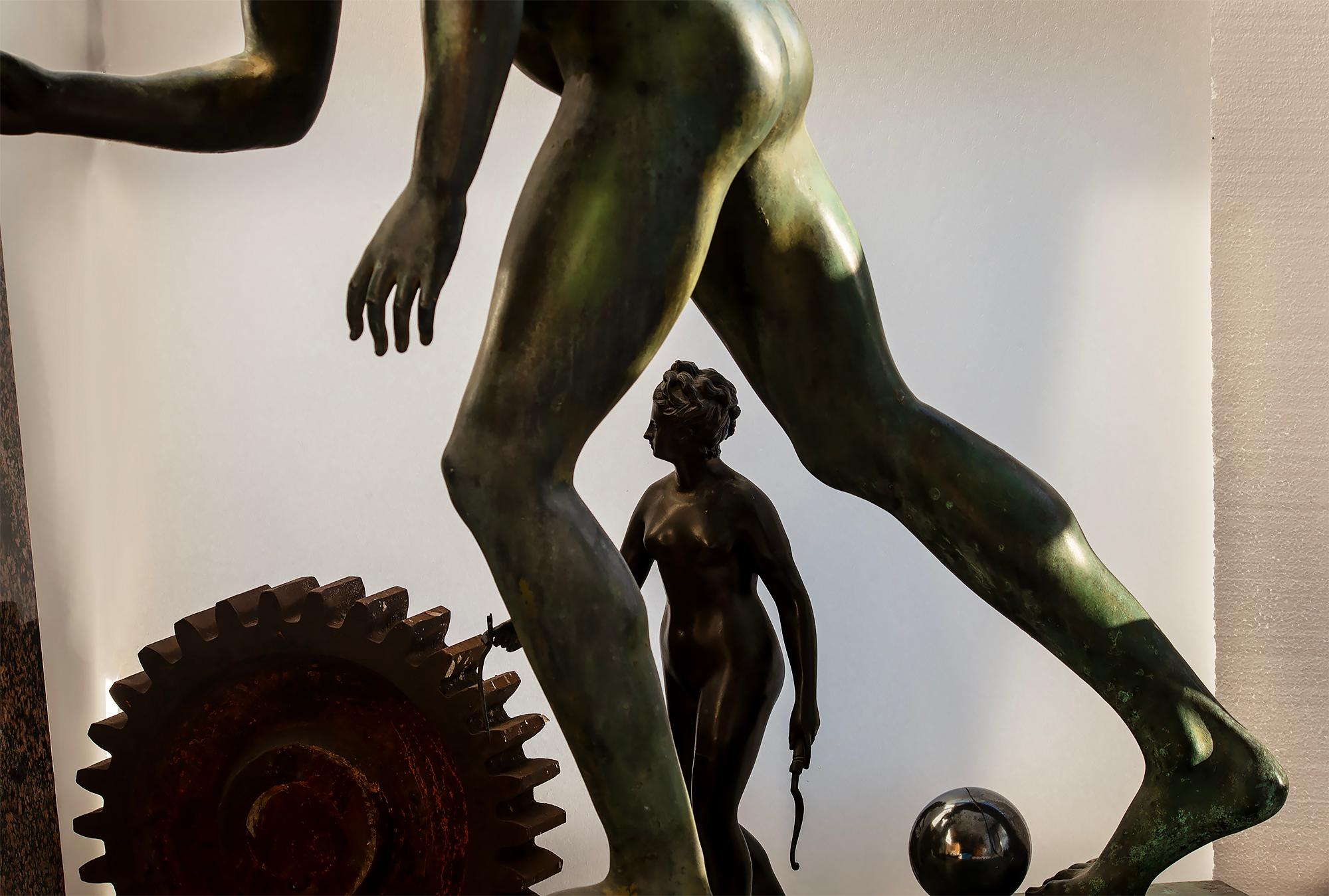 Tapis de couloir masculin nu en bronze patiné classique d'après l'antiquité en vente 6