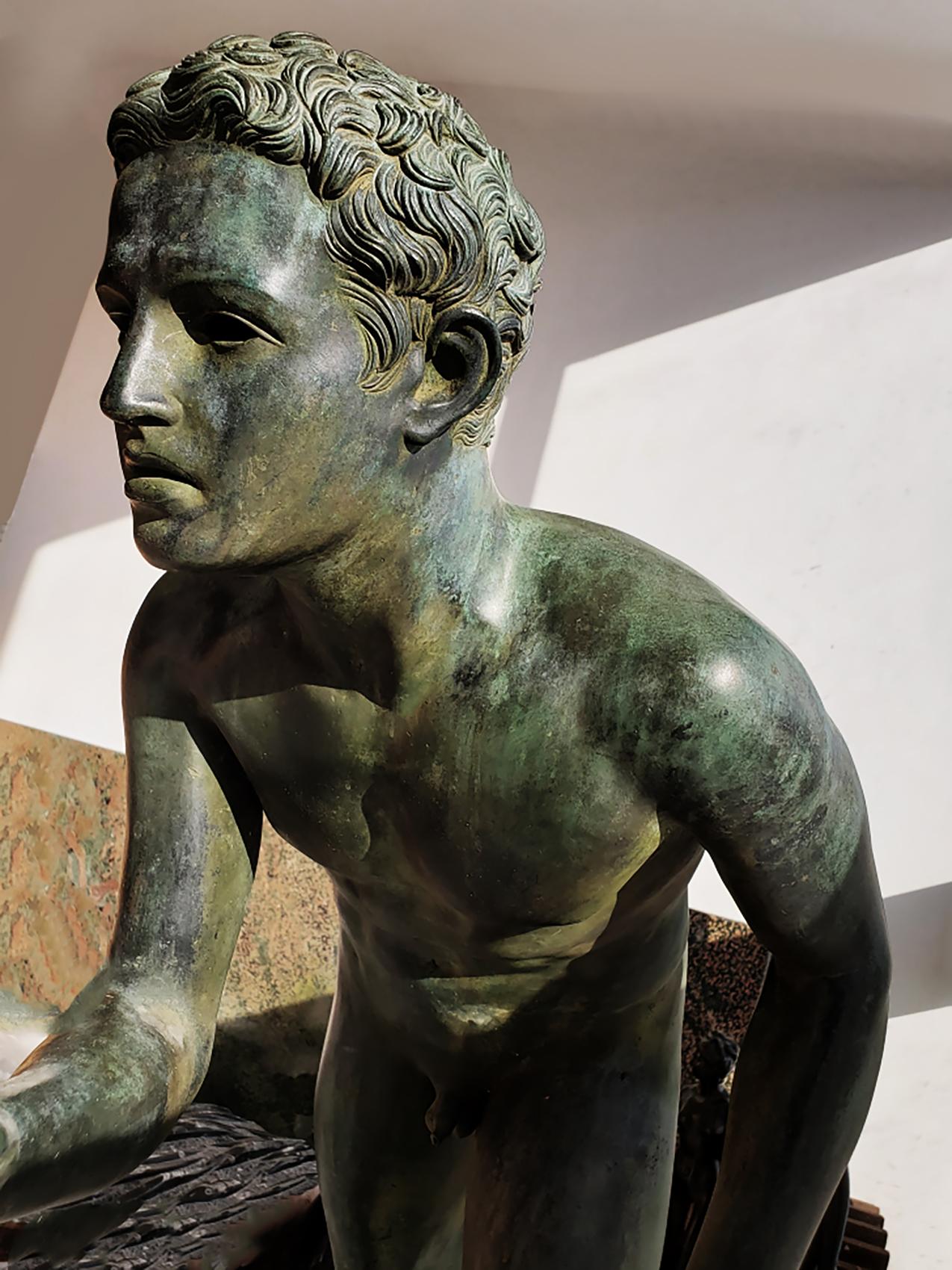 Männlicher Akt-Läufer aus Bronze, patiniert, klassischer Nach der Antike im Angebot 7