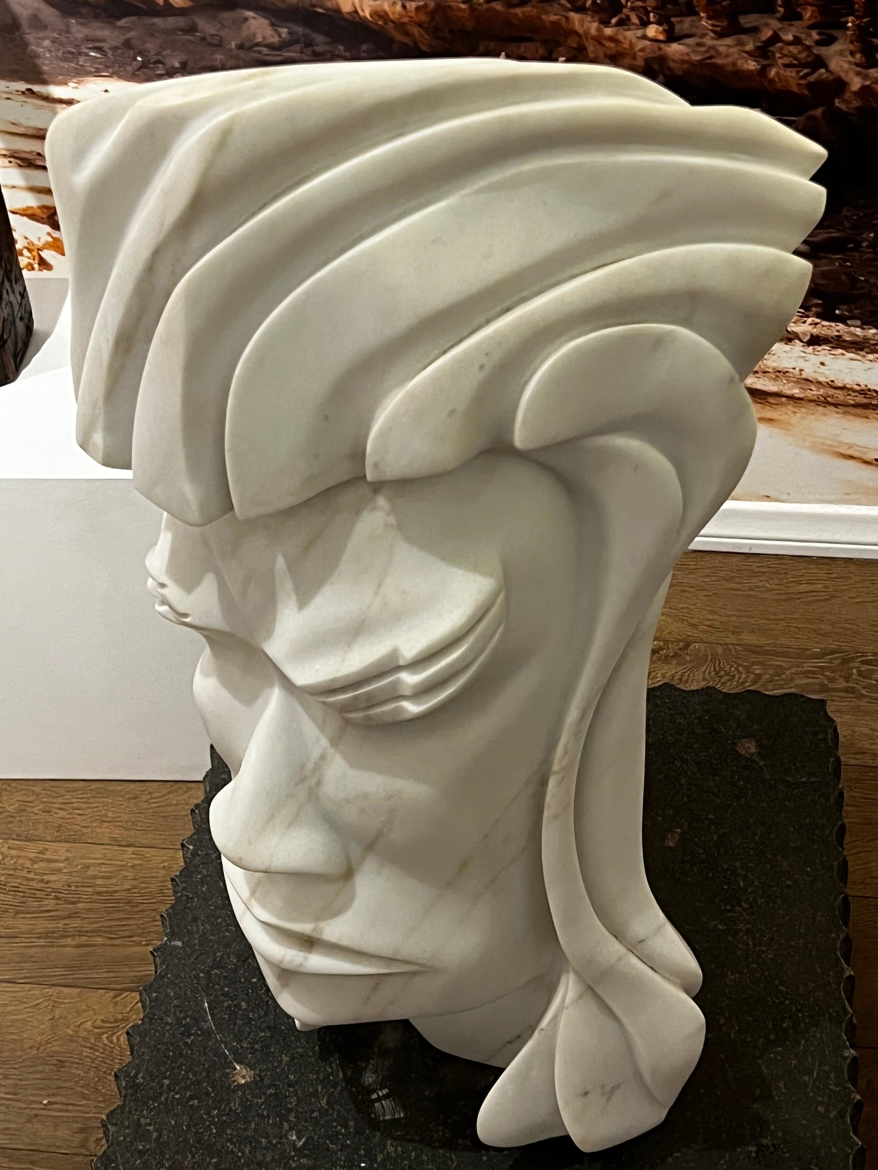 Escultura OBAKE SISTER, Mármol de Yule 3