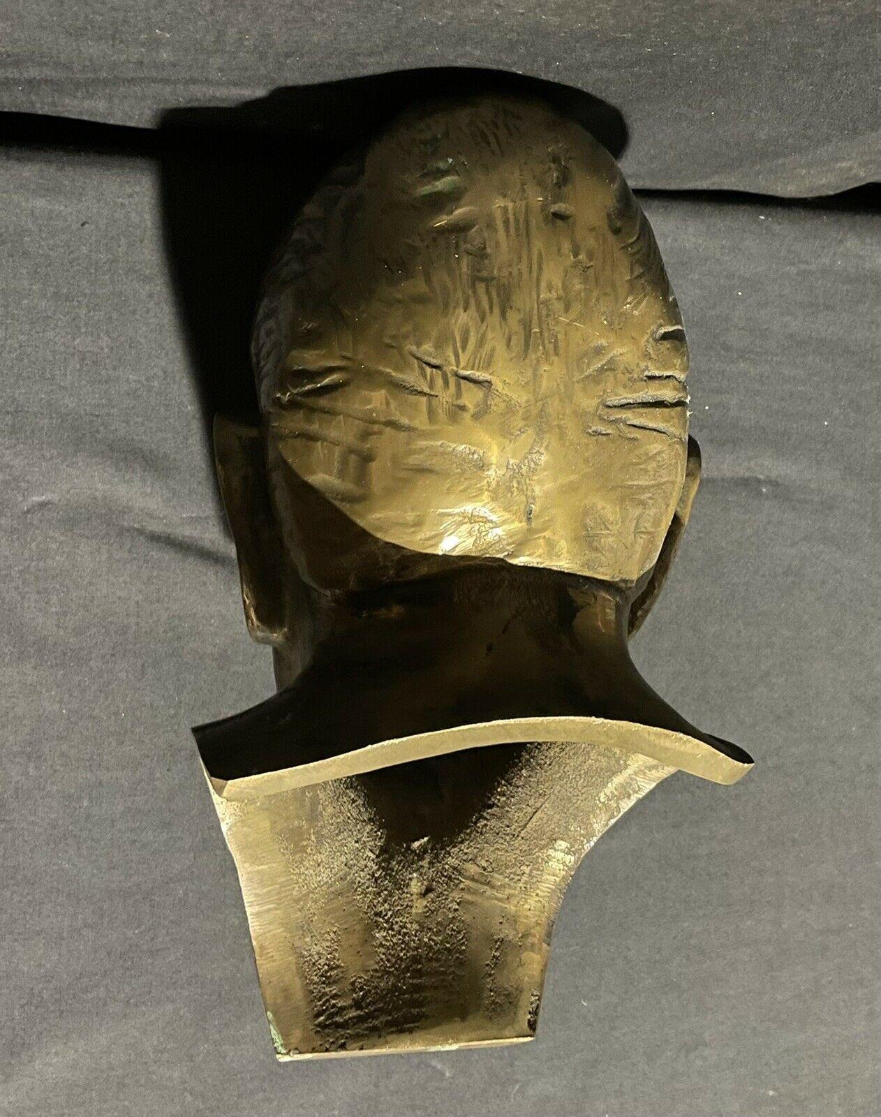 ORIGINAL PERIOD BRONZE HEAD SCULPTURE PRESIDENT RICHARD NIXON  - Gold Figurative Sculpture by Unknown