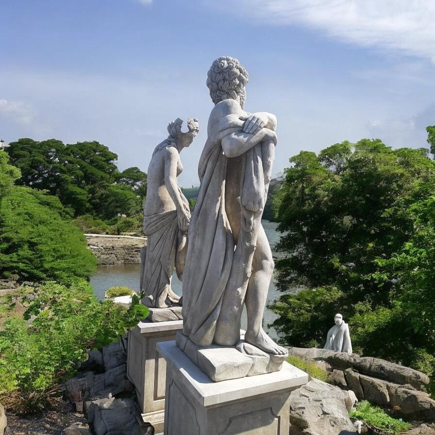 Sculptures de jardin italiennes en pierre du sujet mythologique d'Hercule en vente 8