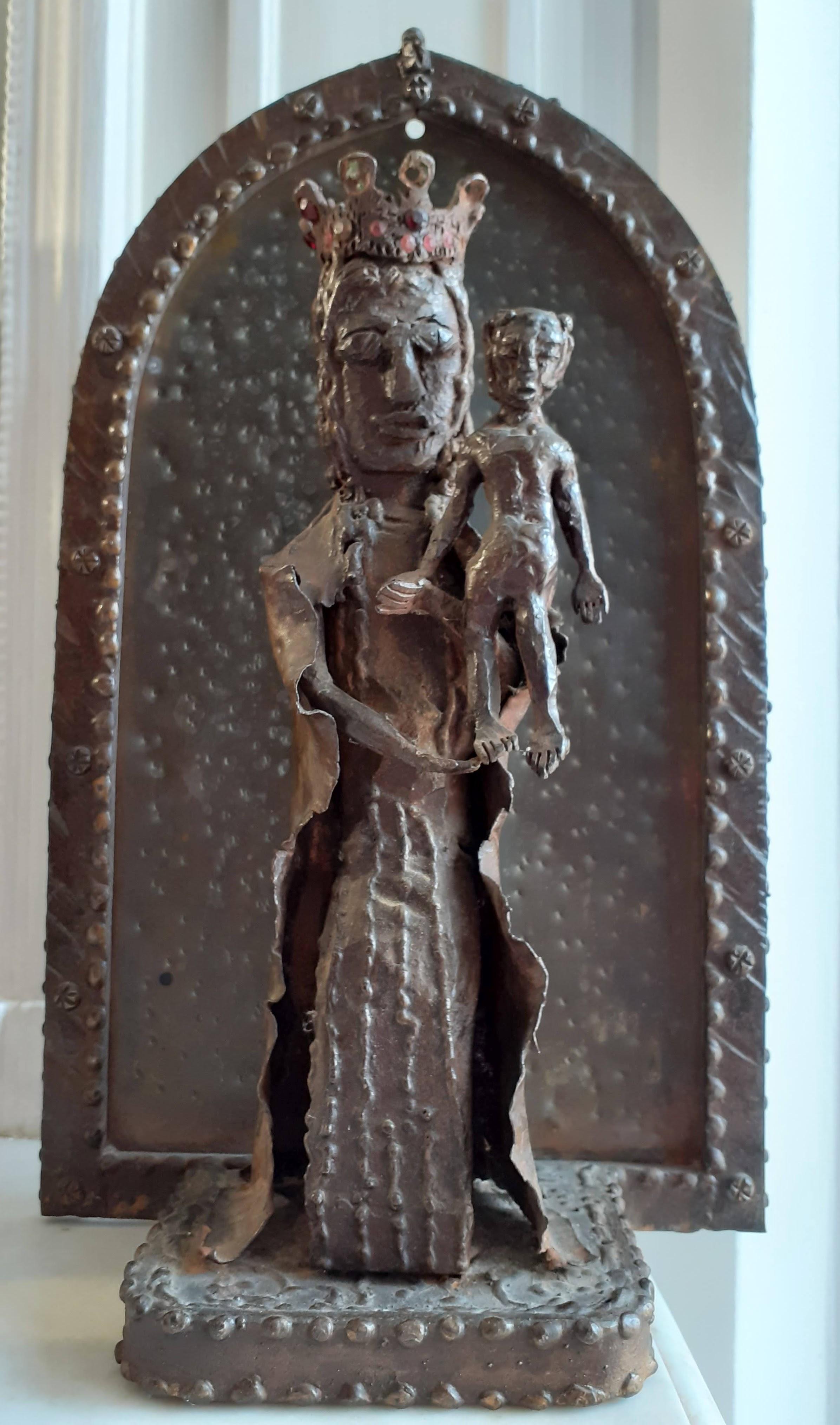 Outsider artist  singular virgin and child art brut sculpture mother and child