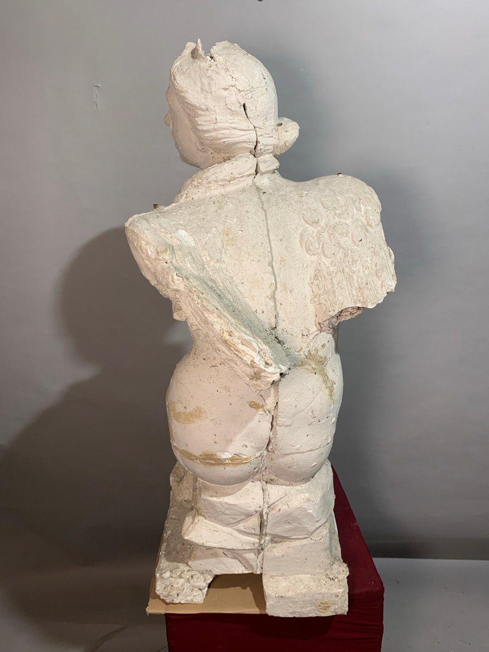 Paire de sculptures baroques à figures de scagliola du XVIIe siècle - Sirenes à double queue en vente 6