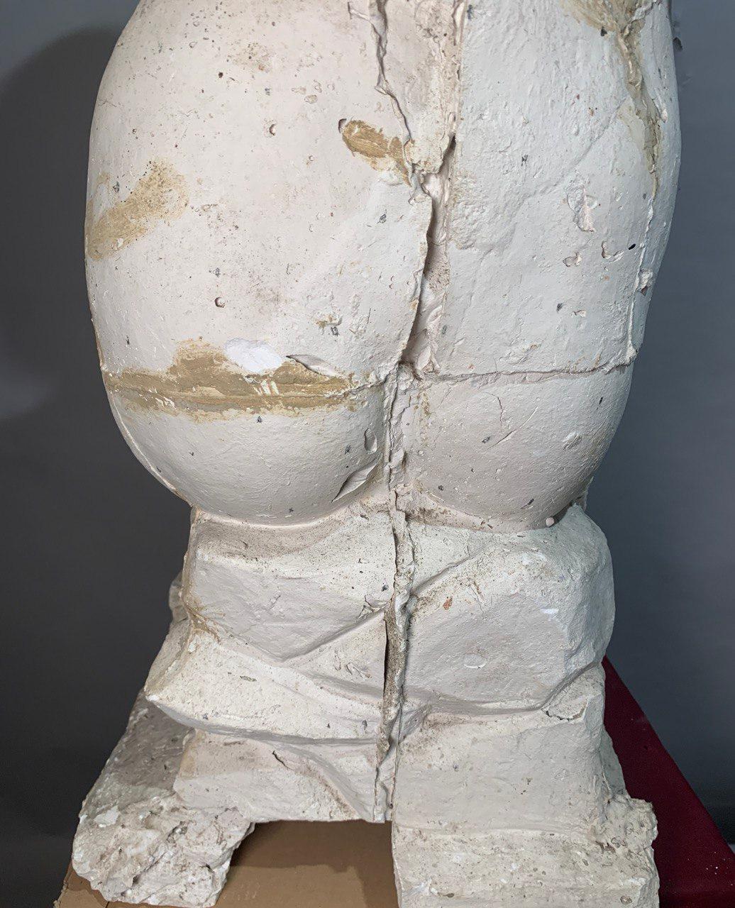 Paire de sculptures baroques à figures de scagliola du XVIIe siècle - Sirenes à double queue en vente 7