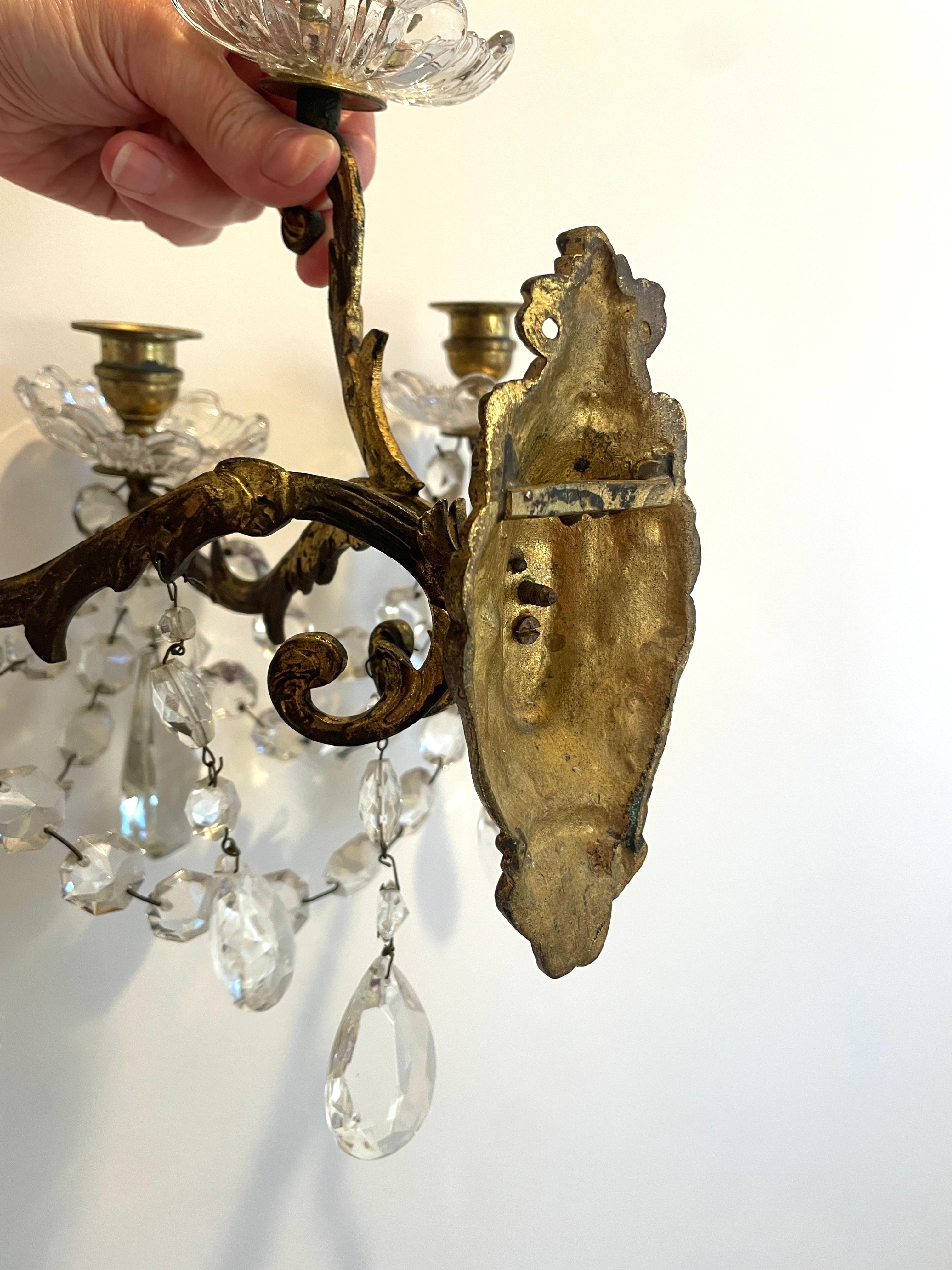 COPPIA di applique francesi del XIX secolo in ormolu e cristallo di rocca, antiche, dorate in vendita 11