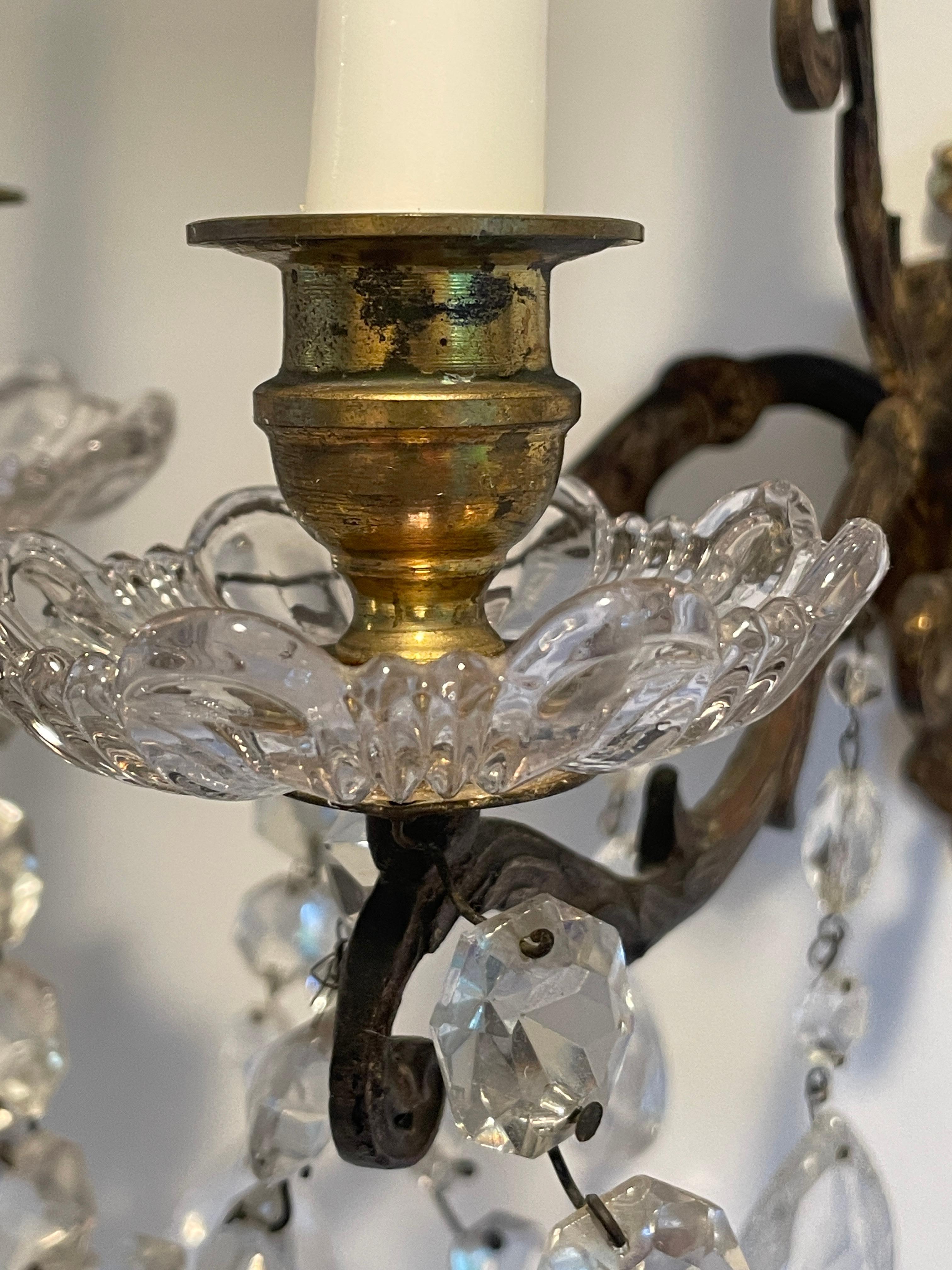 COPPIA di applique francesi del XIX secolo in ormolu e cristallo di rocca, antiche, dorate in vendita 1