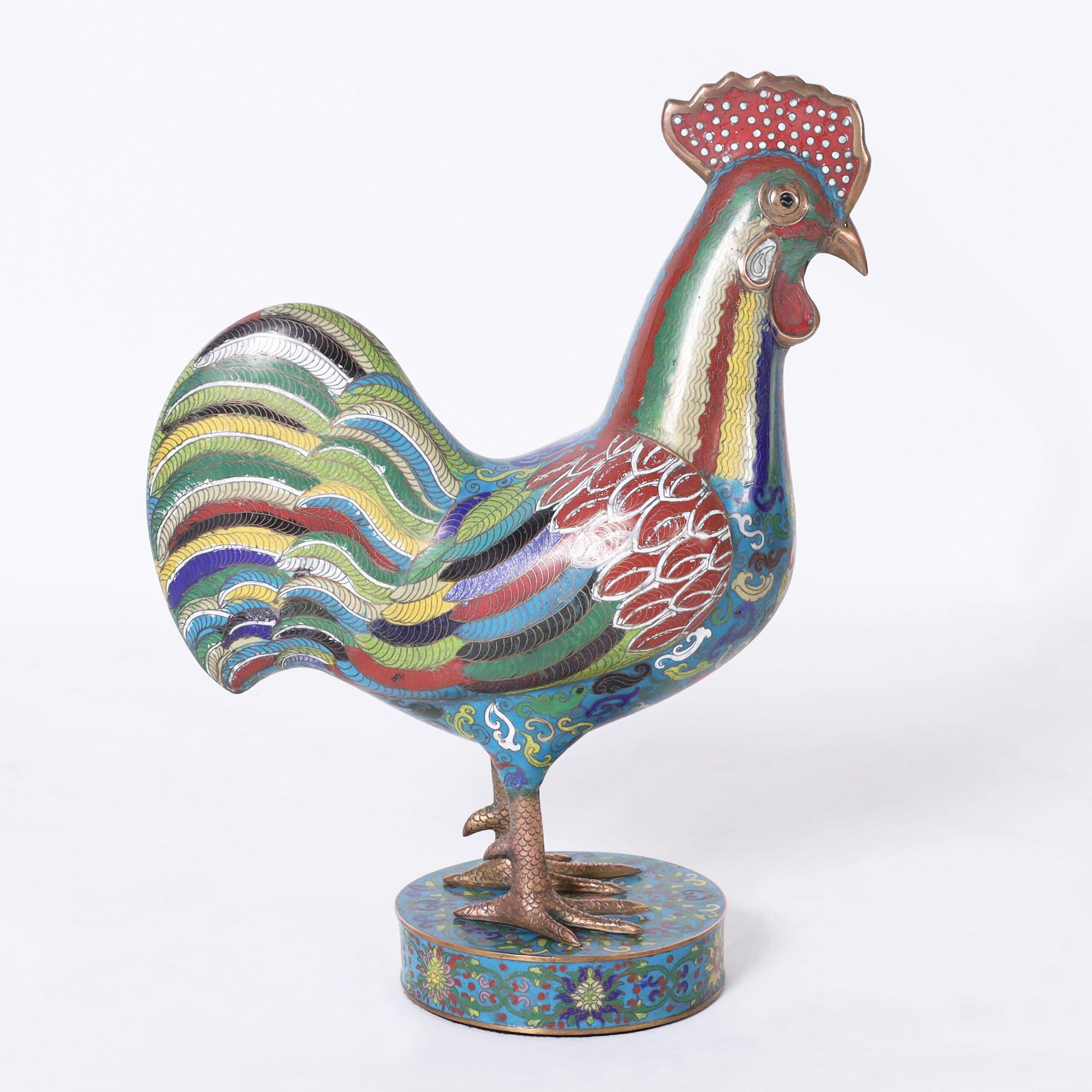 Paire de coqs chinois anciens en cloisonné - Gris Figurative Sculpture par Unknown