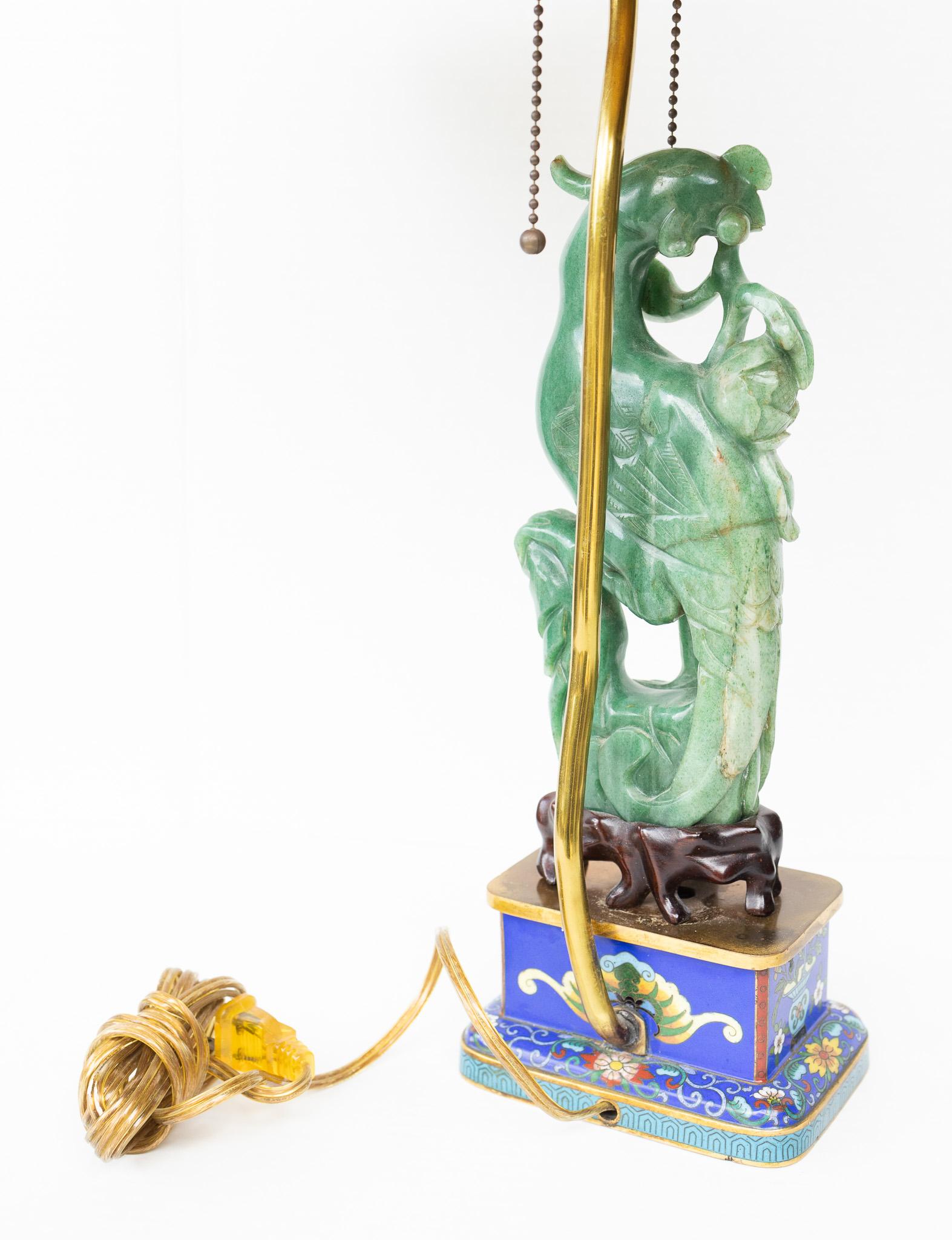 Paire de lampes chinoises avec Phoenix en aventurine sculptée, épis de faîtage en jade et cloisonné. en vente 4