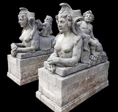 Paire d'exceptionnelles statues italiennes de sphinx en pierre calcaire