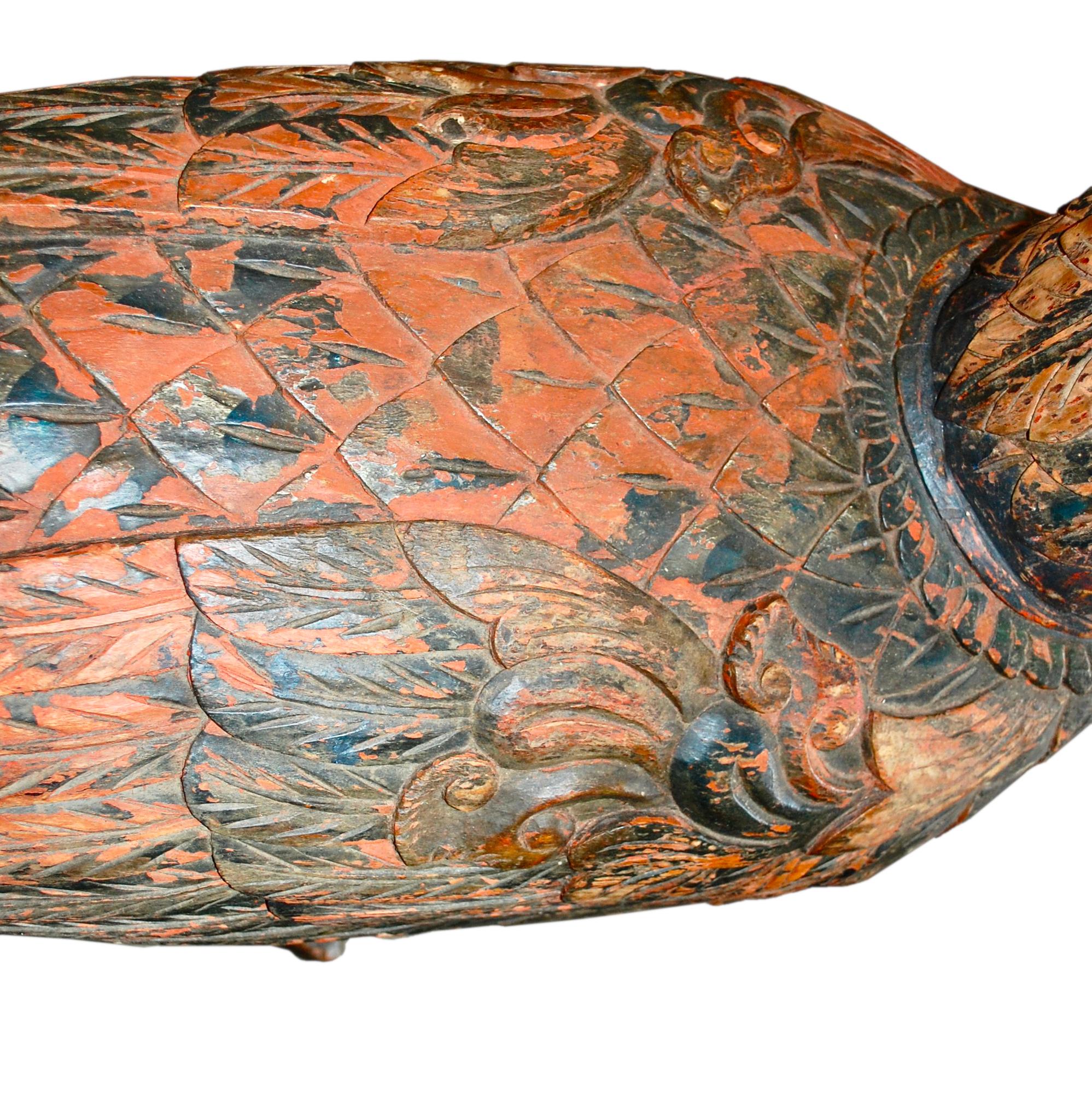 Paar antike polychrome Gänseblümchen-Skulpturen aus Holz im Angebot 2