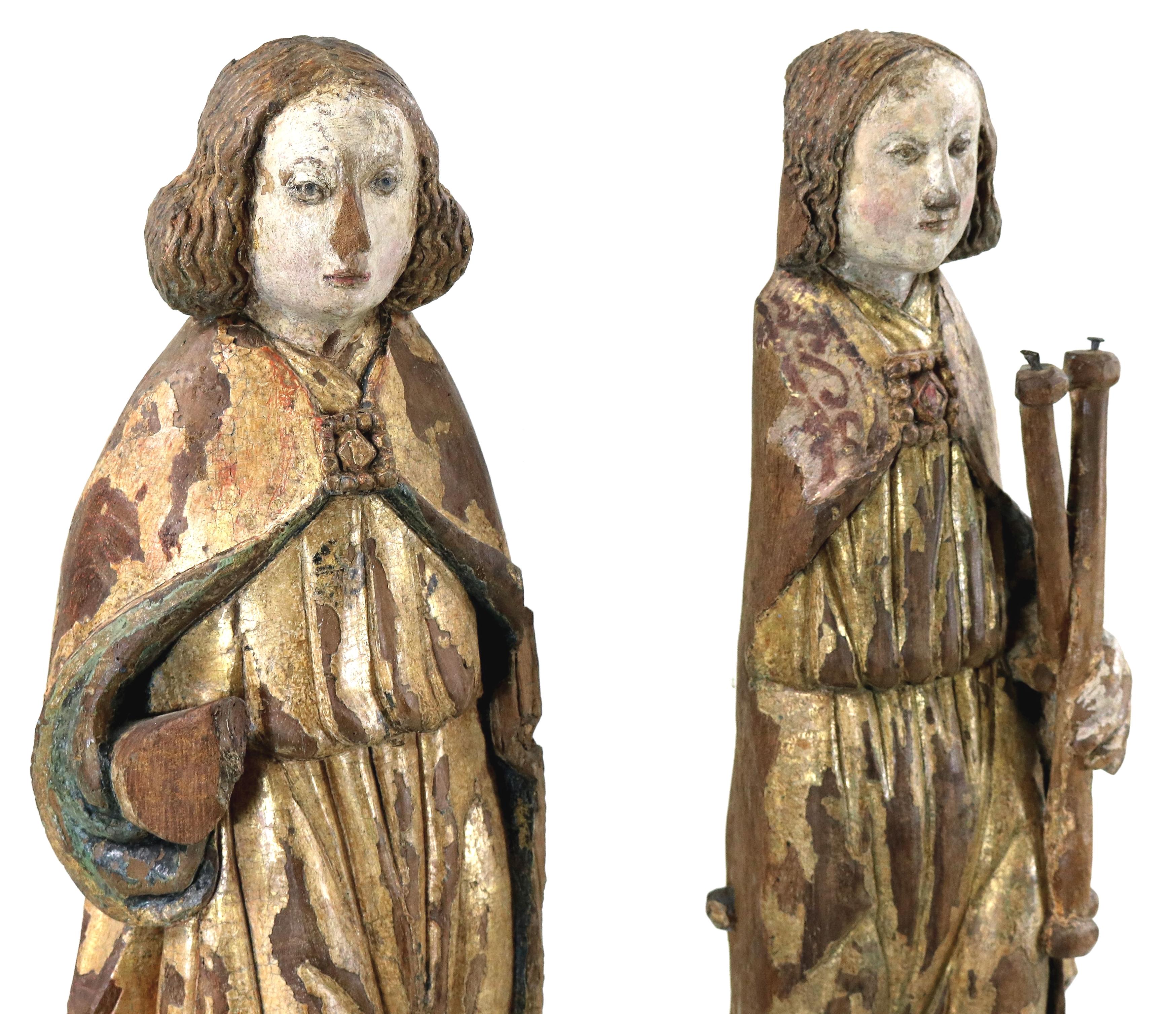 Pair of gilt and polychrome wood angels circa 1500 - Renaissance Sculpture by Unknown