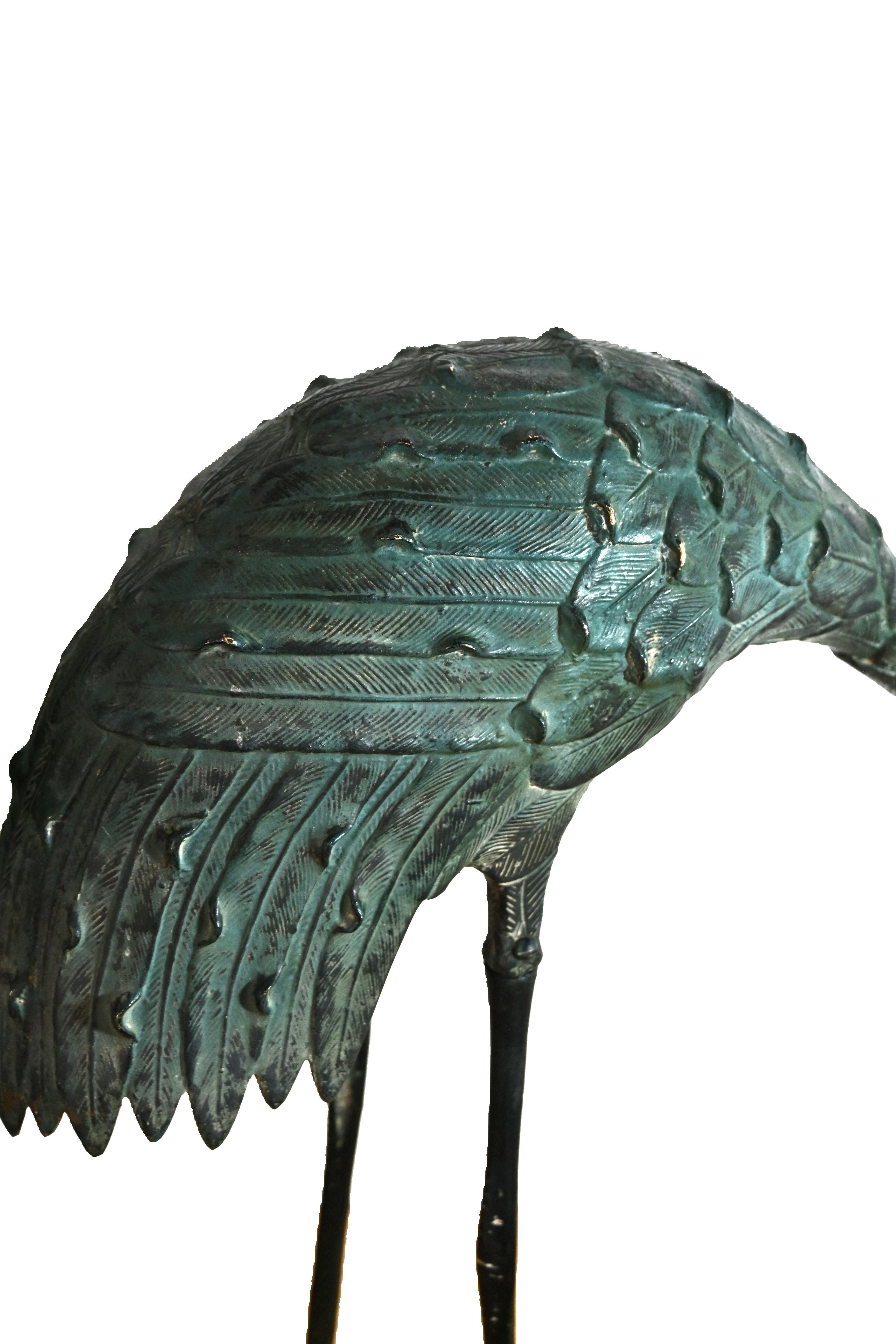 Pareja de garzas en bronce cincelado con pátina verde, S. XX (1960) en venta 2