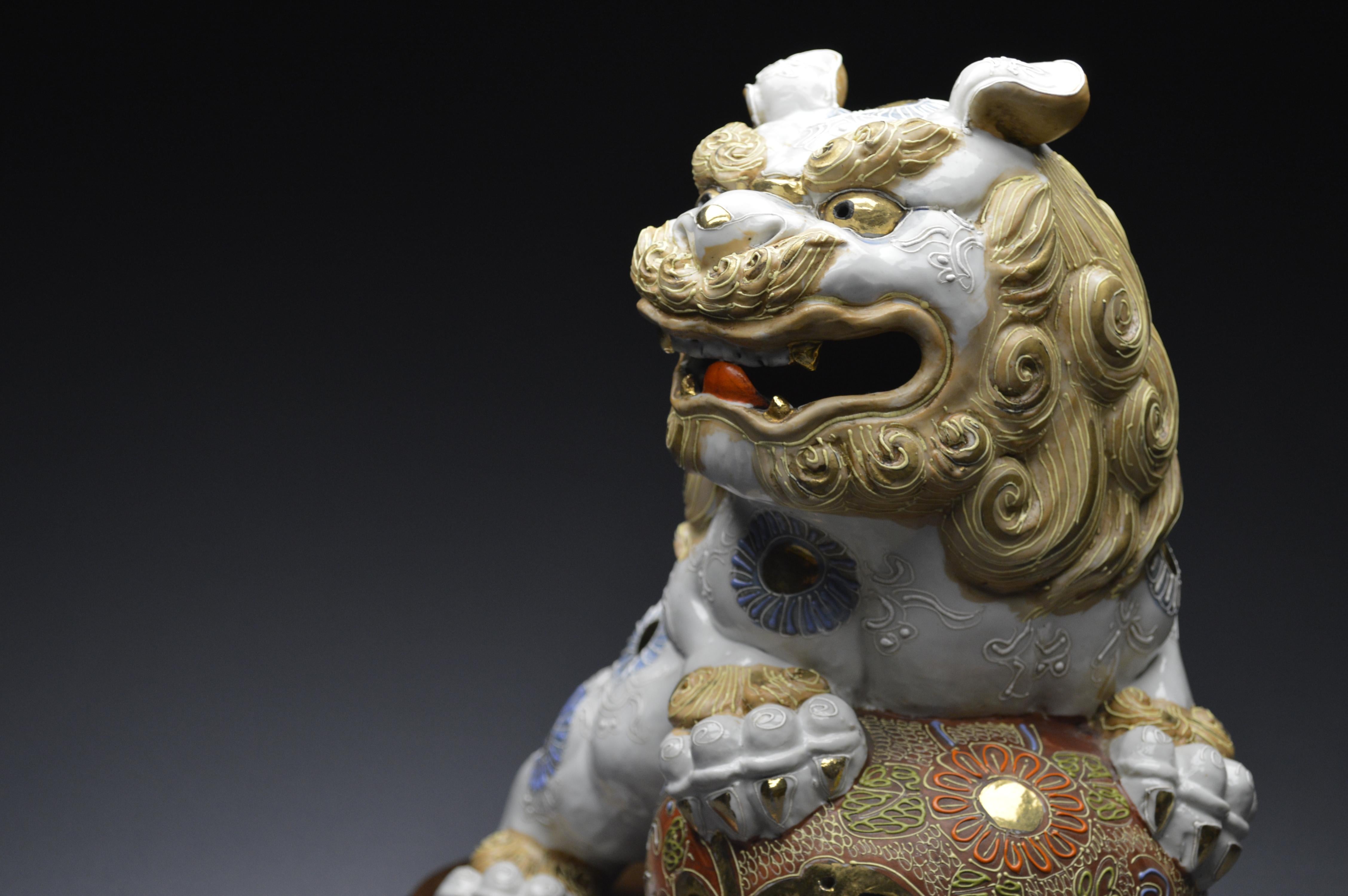 Pair of Japanese Buddhist, Meiji Period Foo-Dogs from the Satsuma Kilns, 19th C. For Sale 5