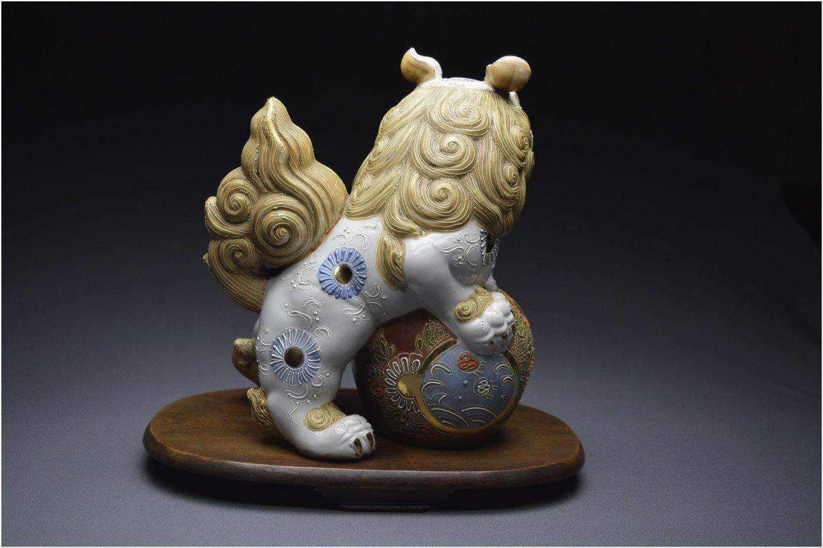 Pair of Japanese Buddhist, Meiji Period Foo-Dogs from the Satsuma Kilns, 19th C. For Sale 2