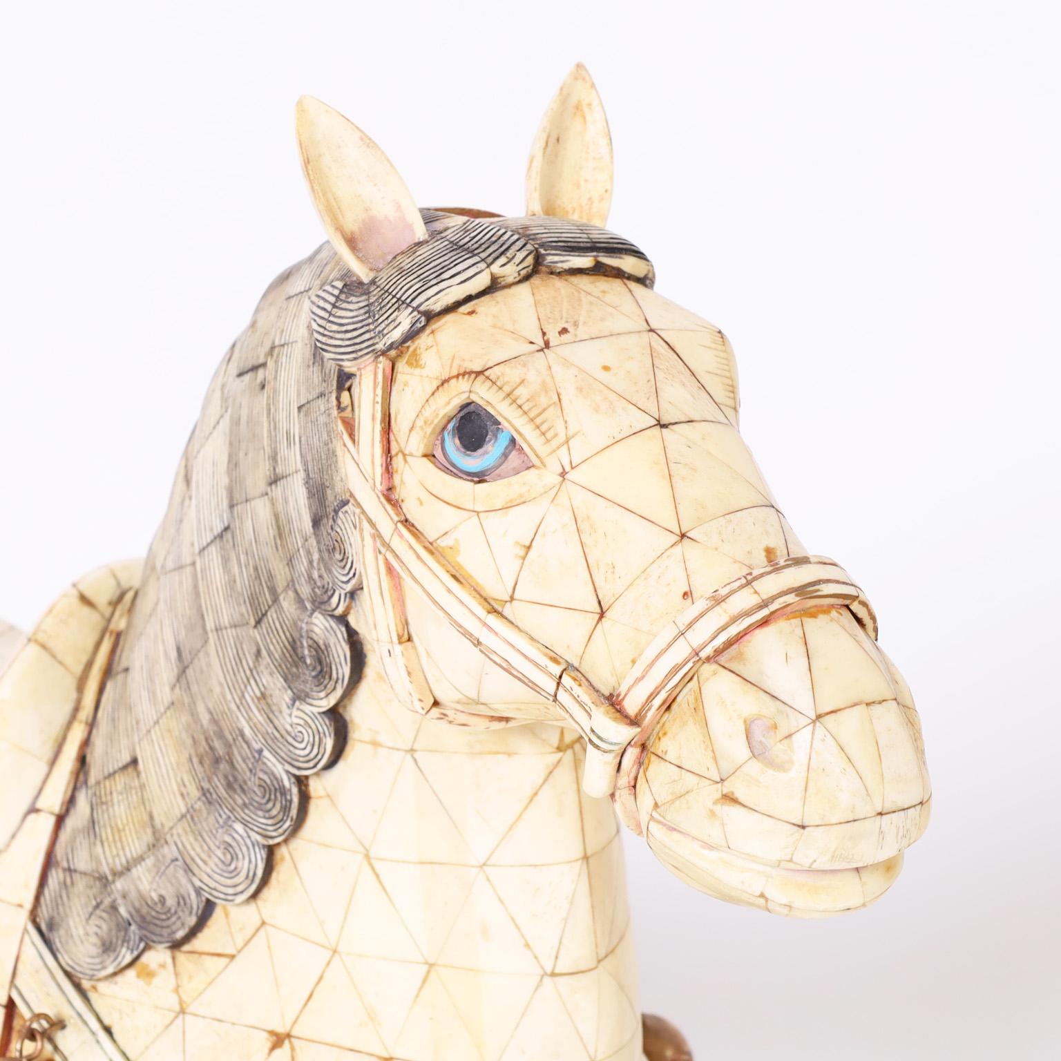 Coppia di sculture di cavallo in osso tessellato cinese della metà del secolo scorso in vendita 4