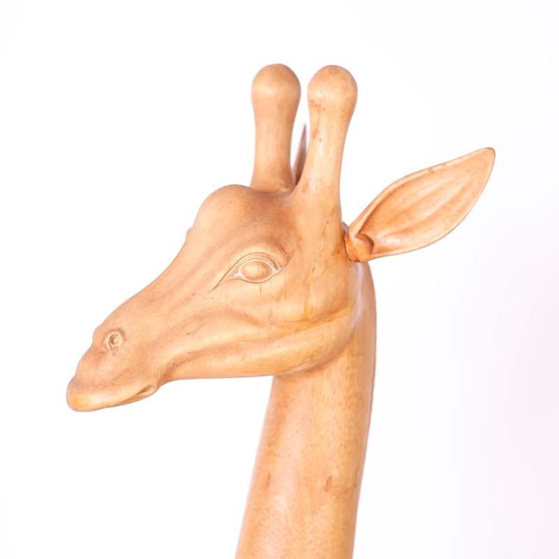 Paire de sculptures de girafe scandinaves du milieu du siècle dernier en vente 2