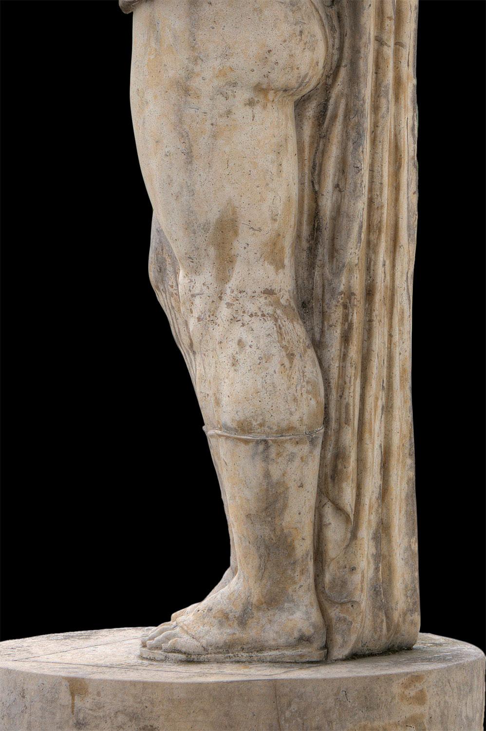  Figuratif figuratif italien en marbre monumental de style rationaliste  Sculptures de nus en vente 11