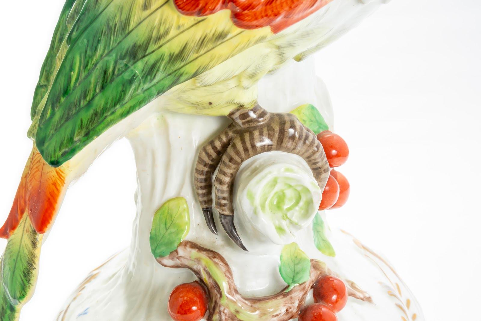 siglo XIX
Porcelana
Meissen, Alemania
Marca para Meissen
Altura: 54 cm	
Anchura: 22 cm

Precio 16,500
