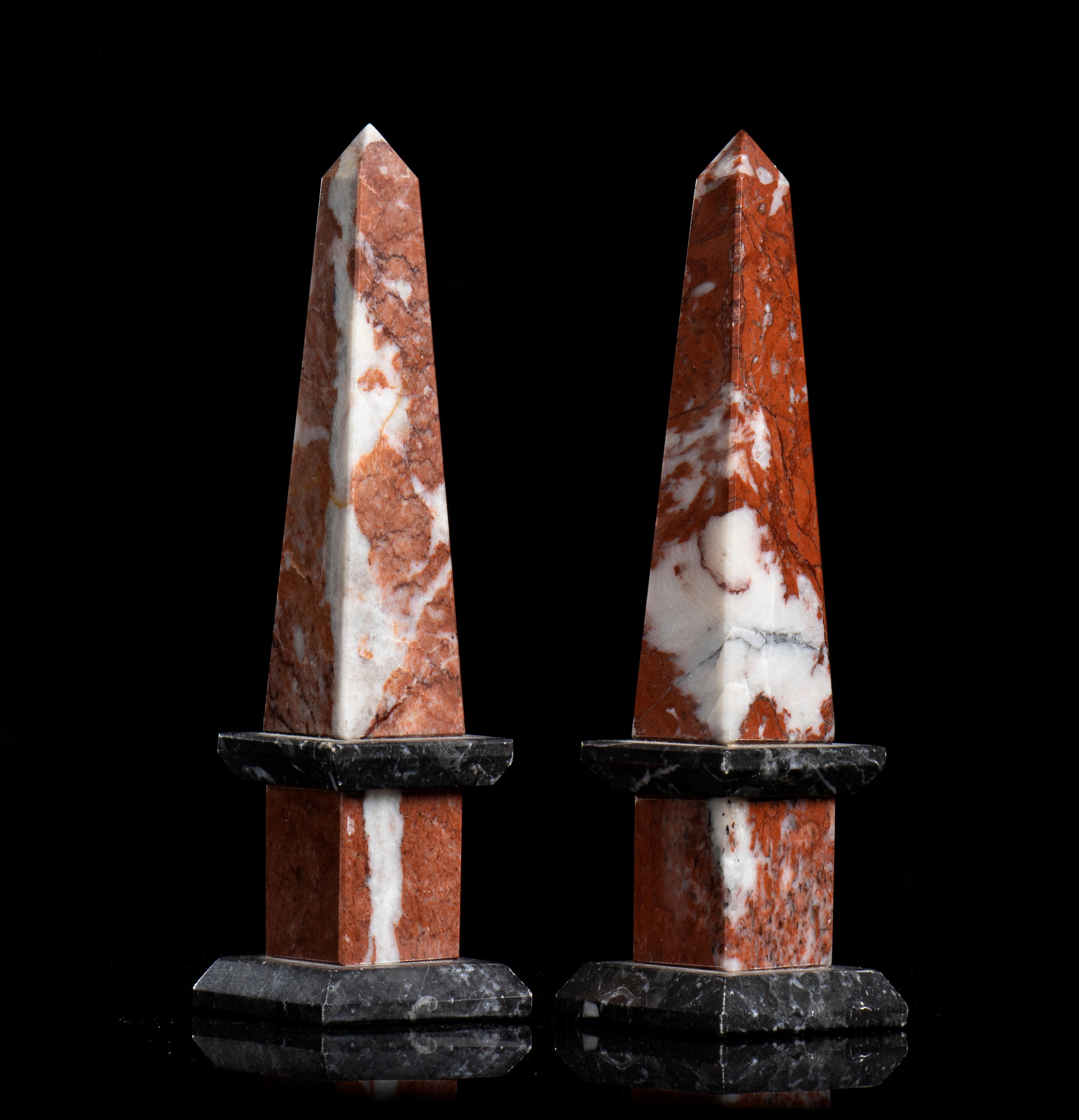 Pair Of Red and Black Marble Sculpture Grand Tour Obelisk 20th Century For Sale 1
