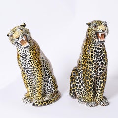 Paar italienische glasierte Terrakotta-Skulpturen mit Leoparden- oder Katzenmotiv aus der Vintage-Zeit