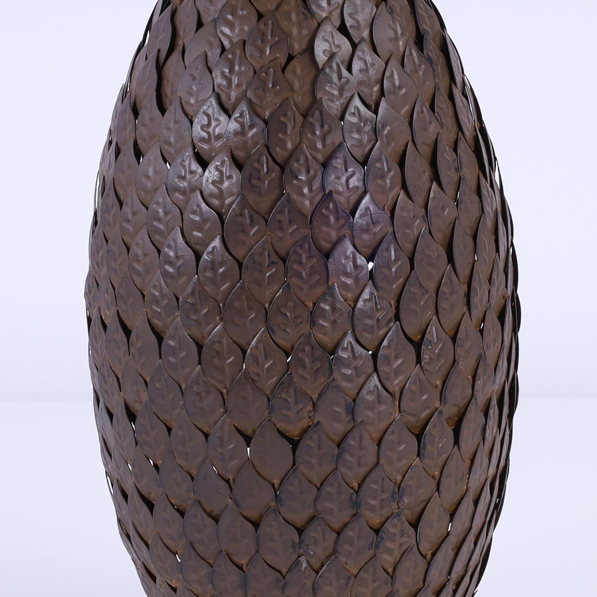Coppia di sculture di ananas vintage in metallo in vendita 2