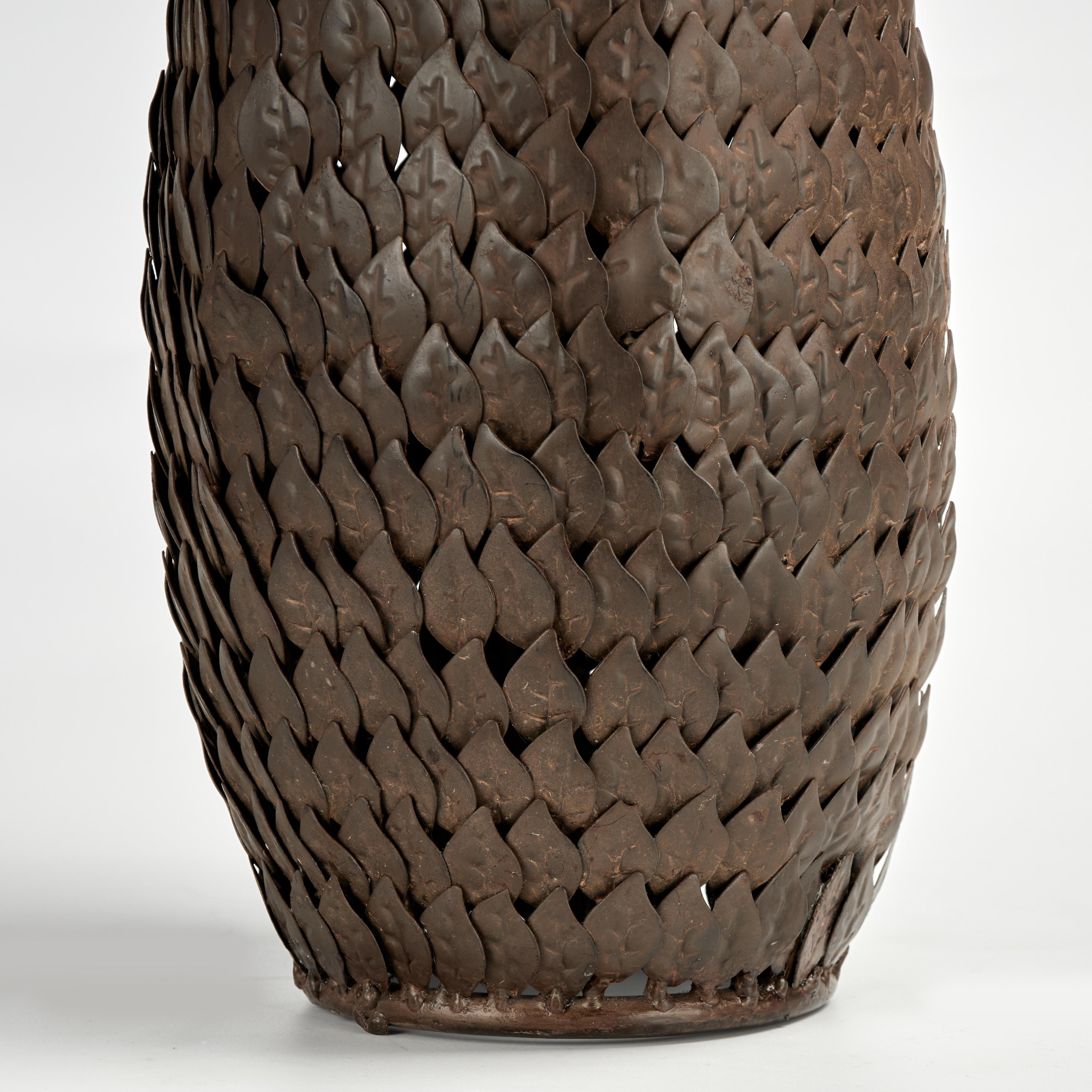 Coppia di sculture di ananas vintage in metallo in vendita 3