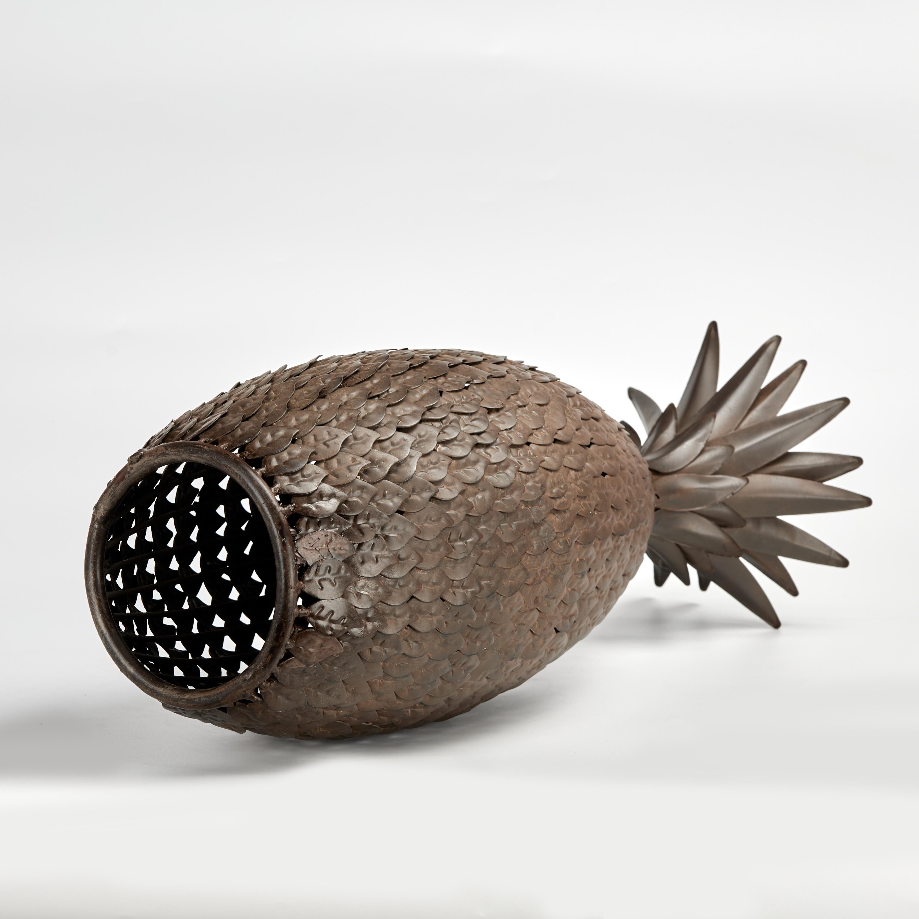 Coppia di sculture di ananas vintage in metallo in vendita 4