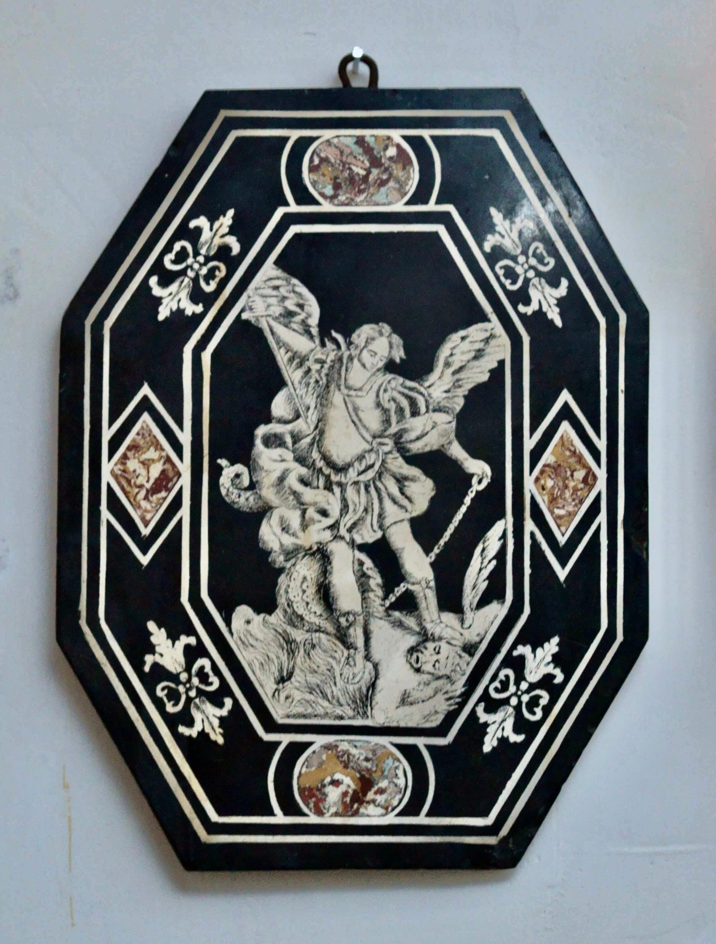 Panel en Scagliola Manifattura Carpigiana mediados del siglo XVII 'San Michele' (San Miguel)