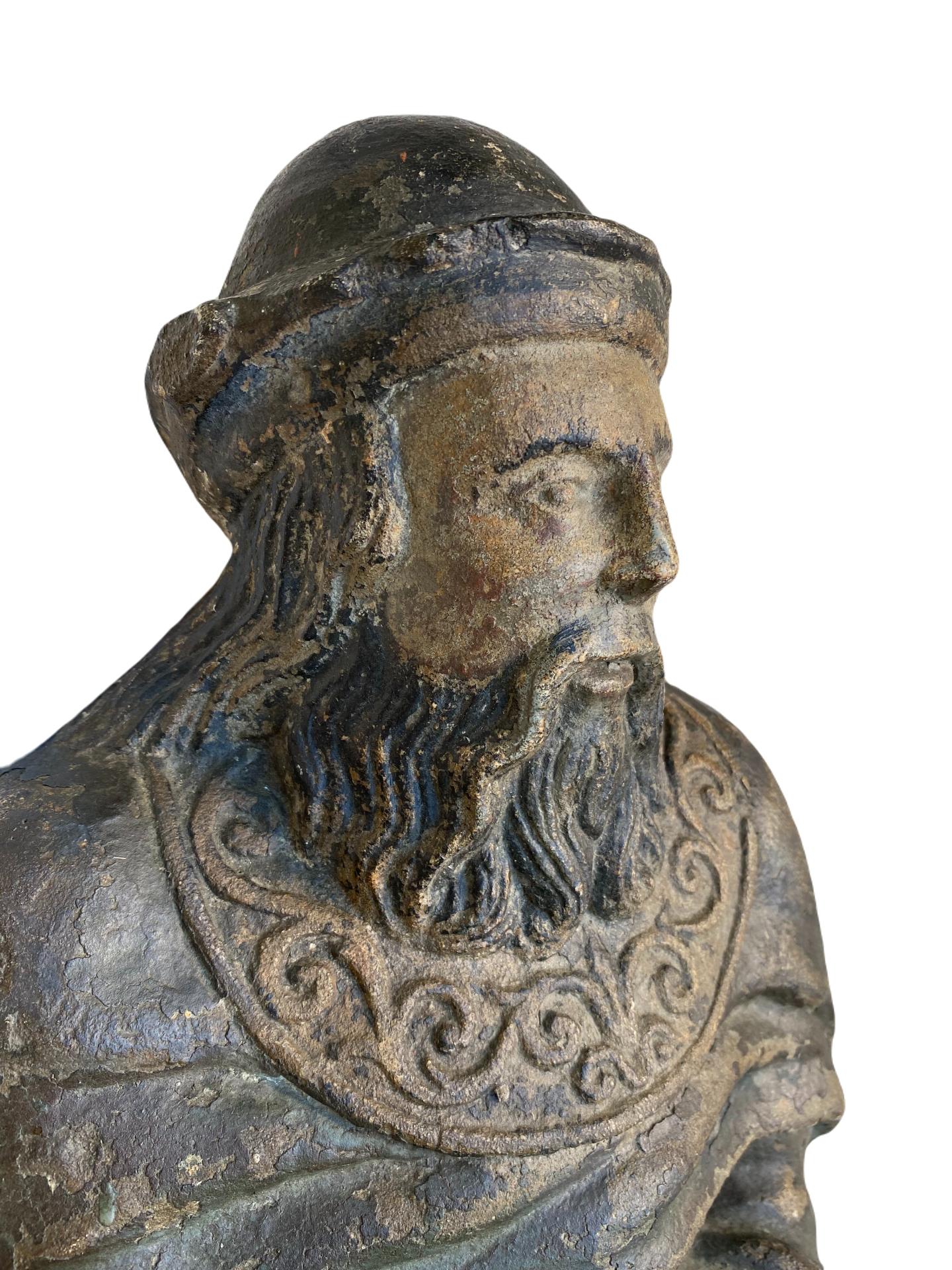 Figure de pèlerin en pierre polychrome - Gothique Sculpture par Unknown