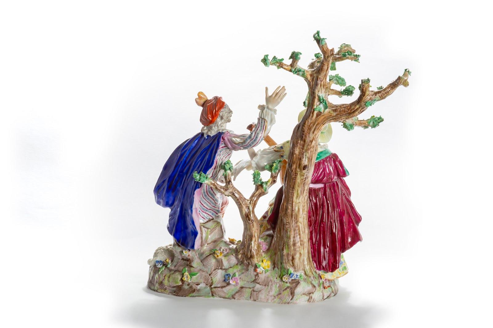 Hombre y mujer de porcelana tocando música bajo un árbol, Alemania