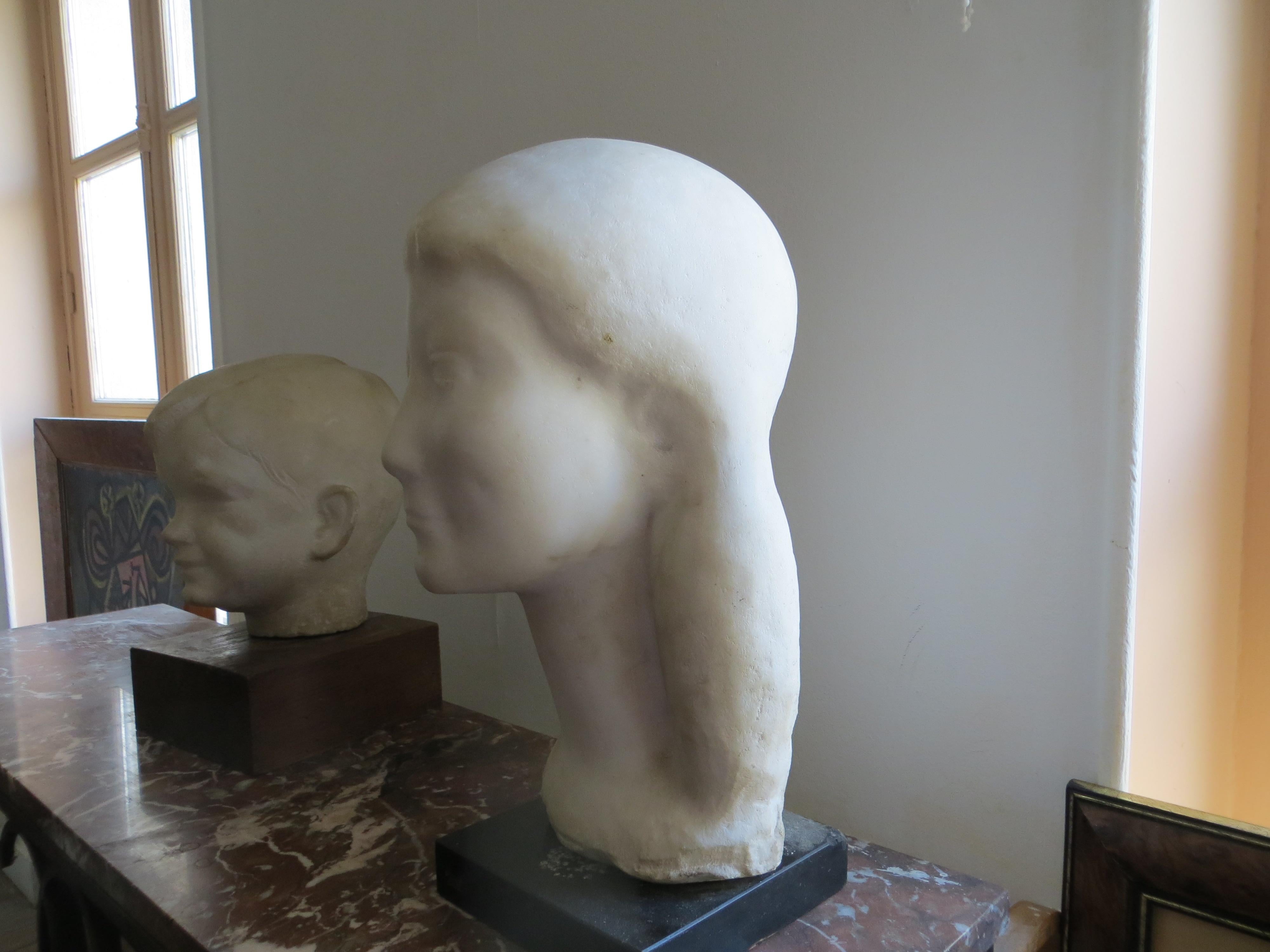 Retrato en mármol de una mujer en 1930 no firmado pero atribuido a Michel Serraz  
