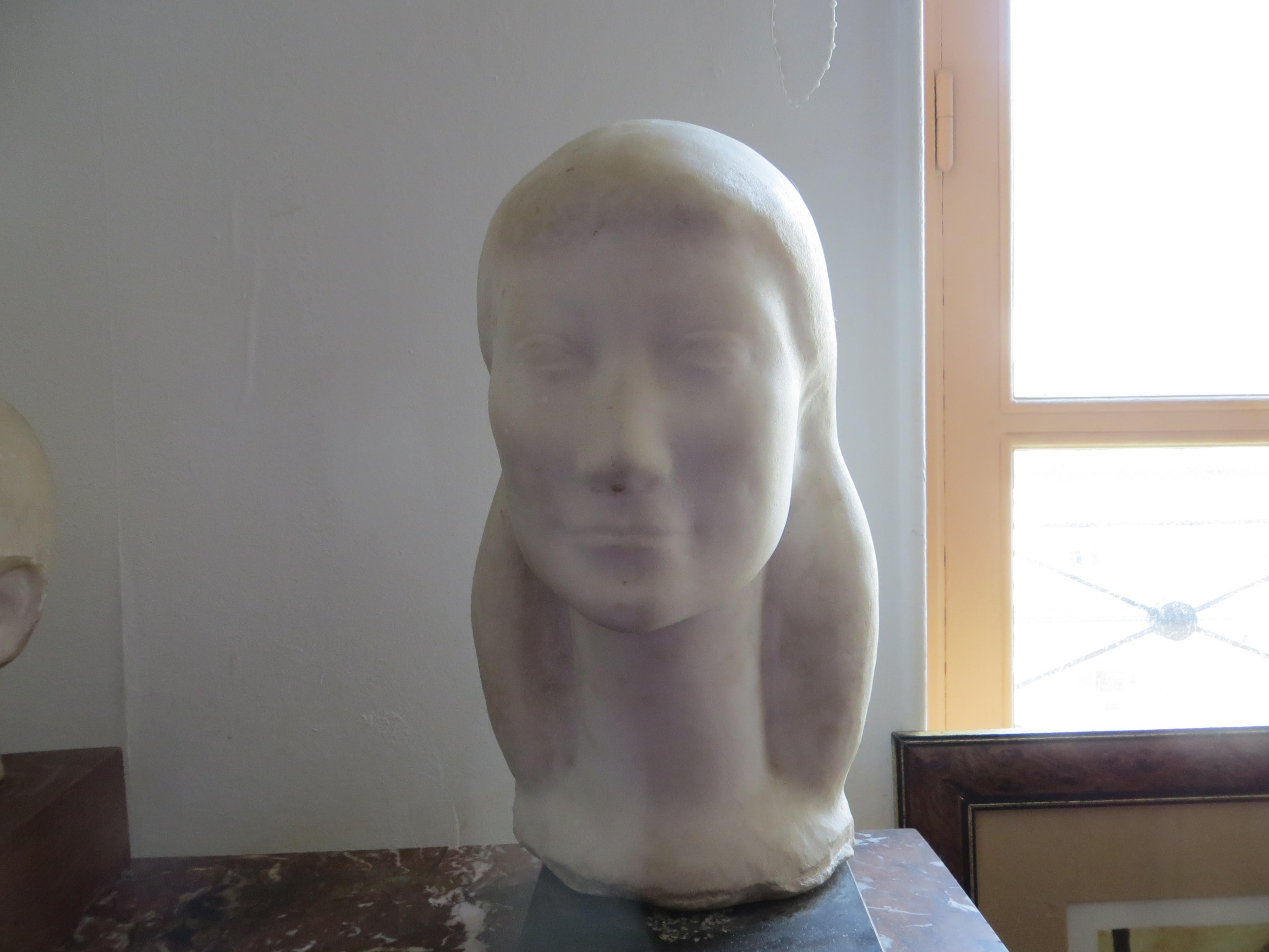 Marble portrait of a woman in 1930 not signed but attribute to Michel Serraz  