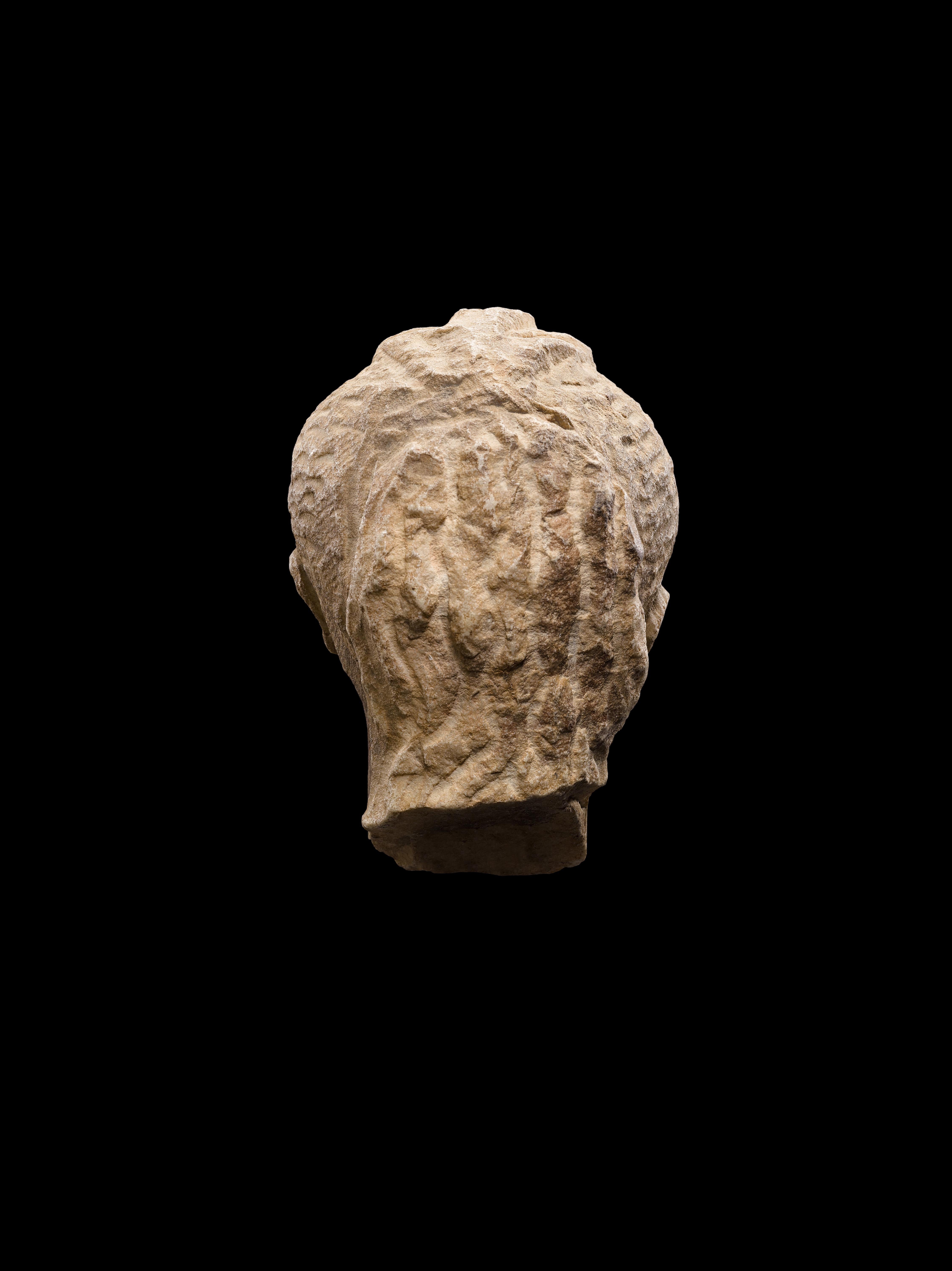 ANCIENT ROMAN MARBLE SCULPTURE PORTRAIT HEAD OF A GIRL For Sale 4