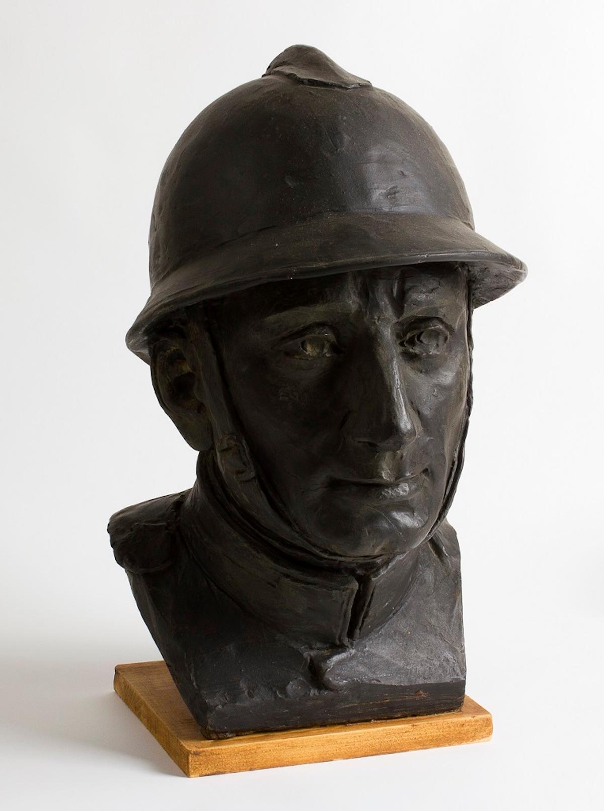 Unknown Figurative Sculpture - Portrait of a Soldier of the 1st World War  - Bronze Sculpture - Early 1900