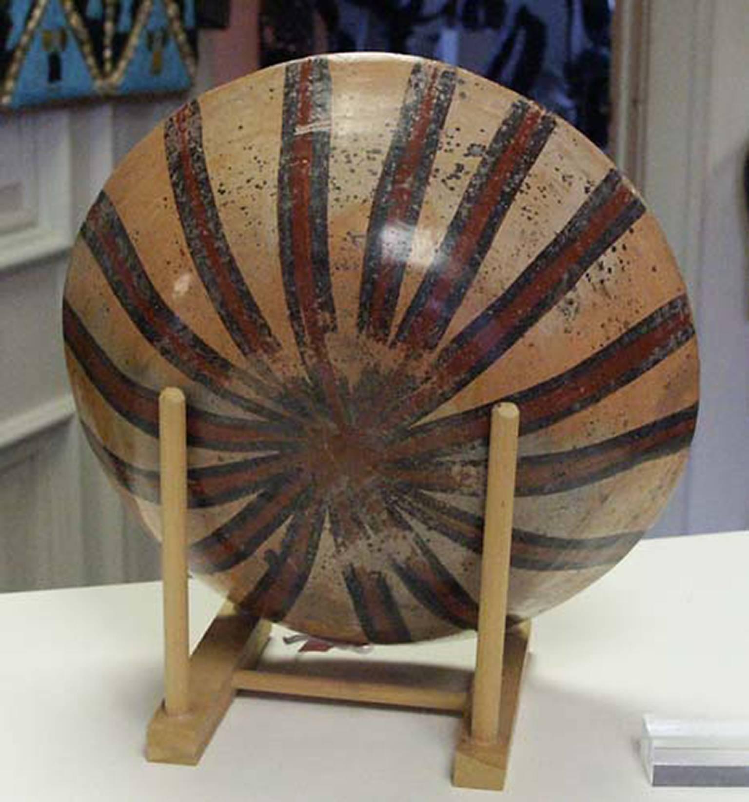 „Prekolumbianische Chinesco-Schale“, glasierte Keramik, um 300 v. Chr. im Angebot 1