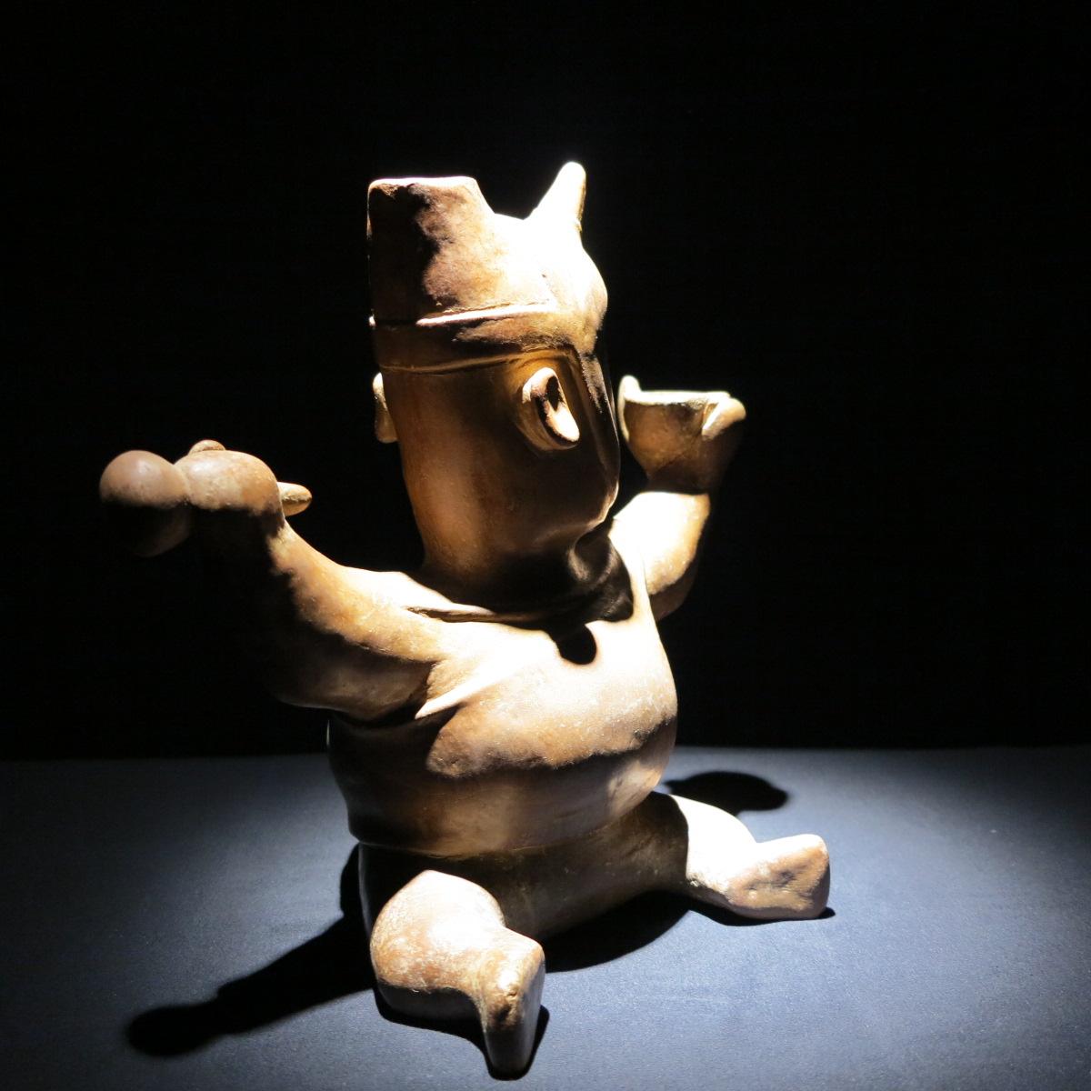 Pre-Columbian Colima Shaman terracotta figure vessel Mexican sculpture  - Black Figurative Sculpture by Unknown