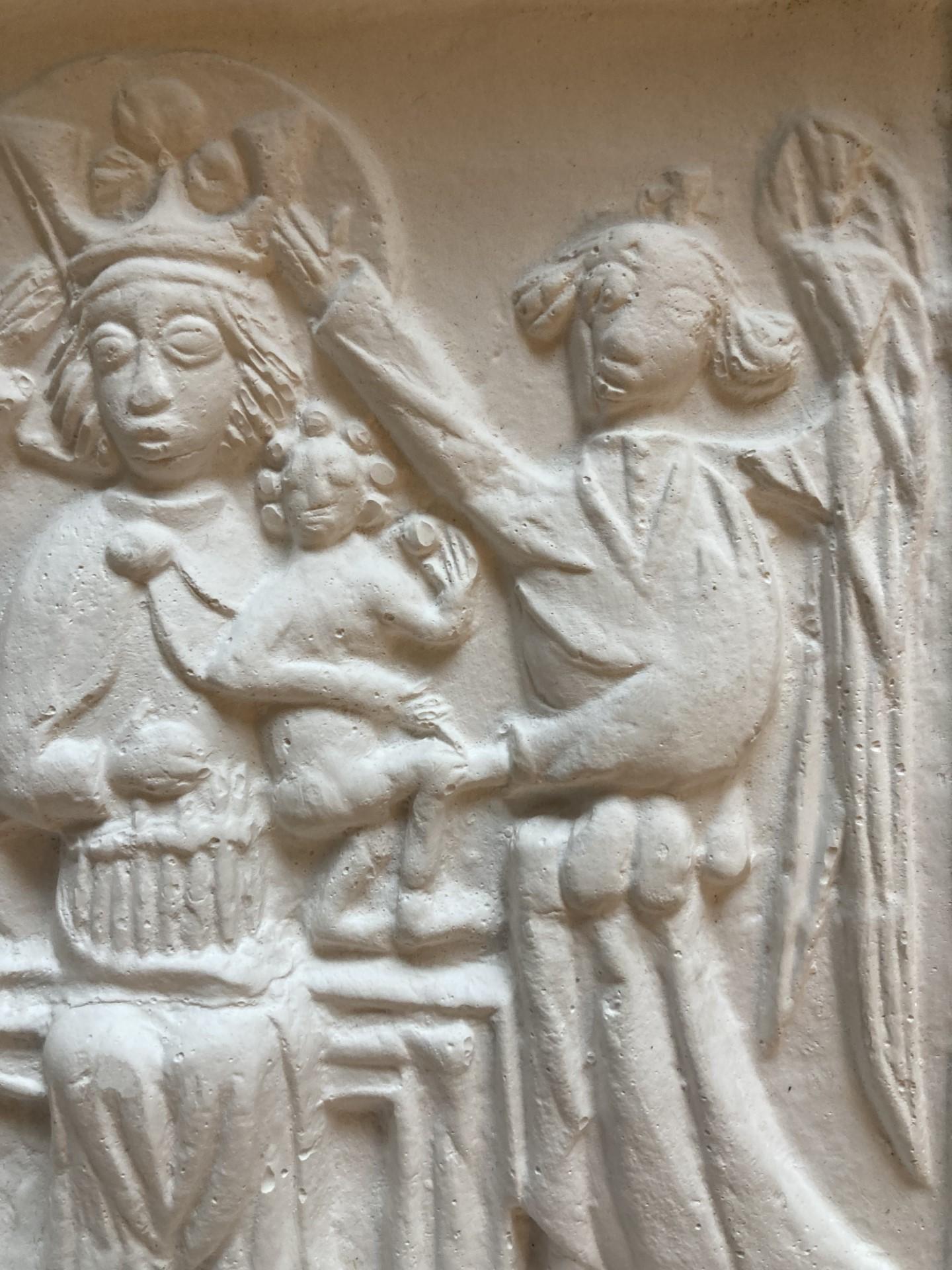 Reine Carreau médiéval Plâtre coulé - Gothique Sculpture par Unknown