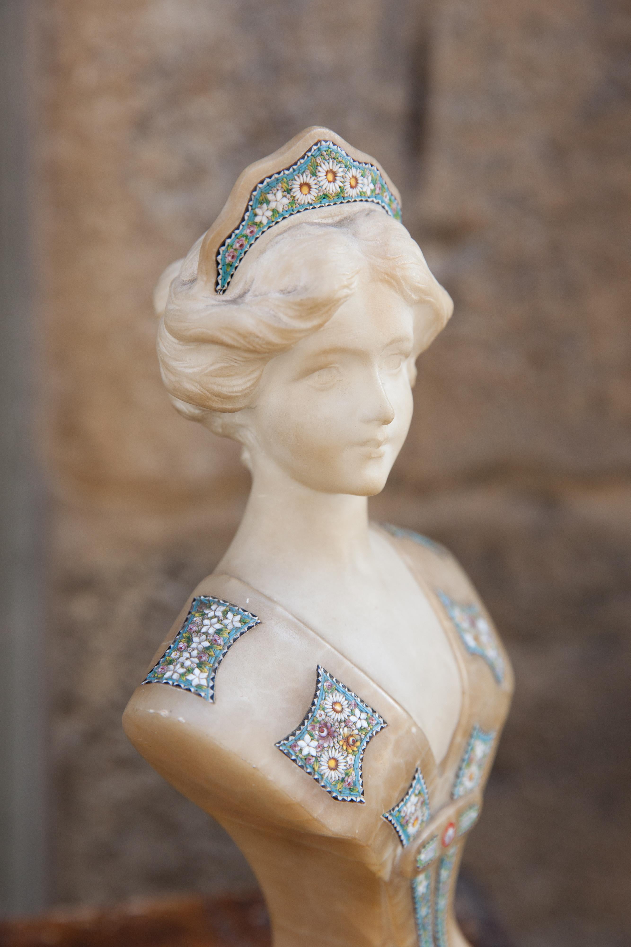 Raro busto Art Nouveau in alabastro e micromosaico For Sale 7