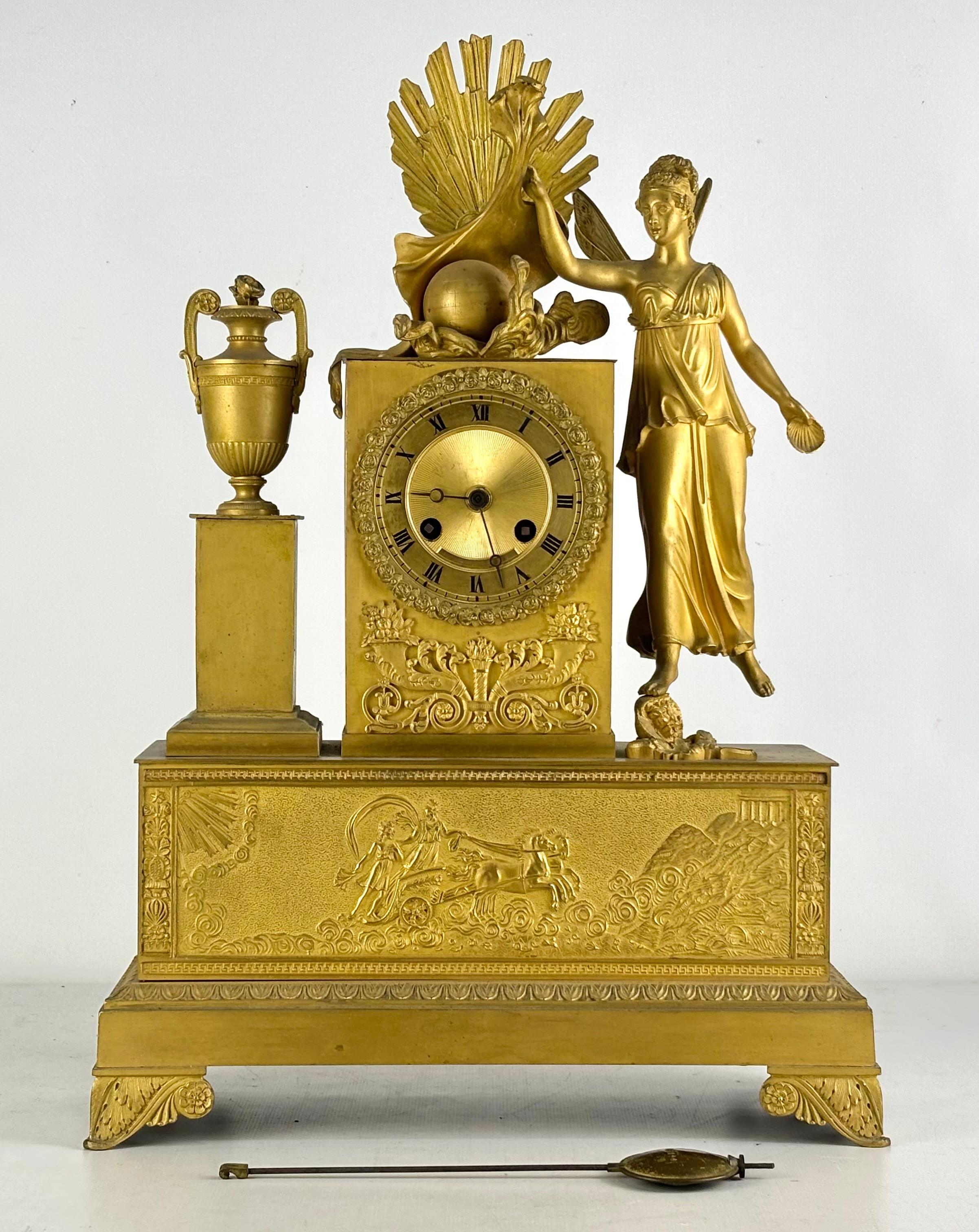 Unknown Figurative Sculpture - RELOJ SOBREMESA IMPERIO - BRONCE DORADO AL MERCURIO - FRANCIA 1810-15